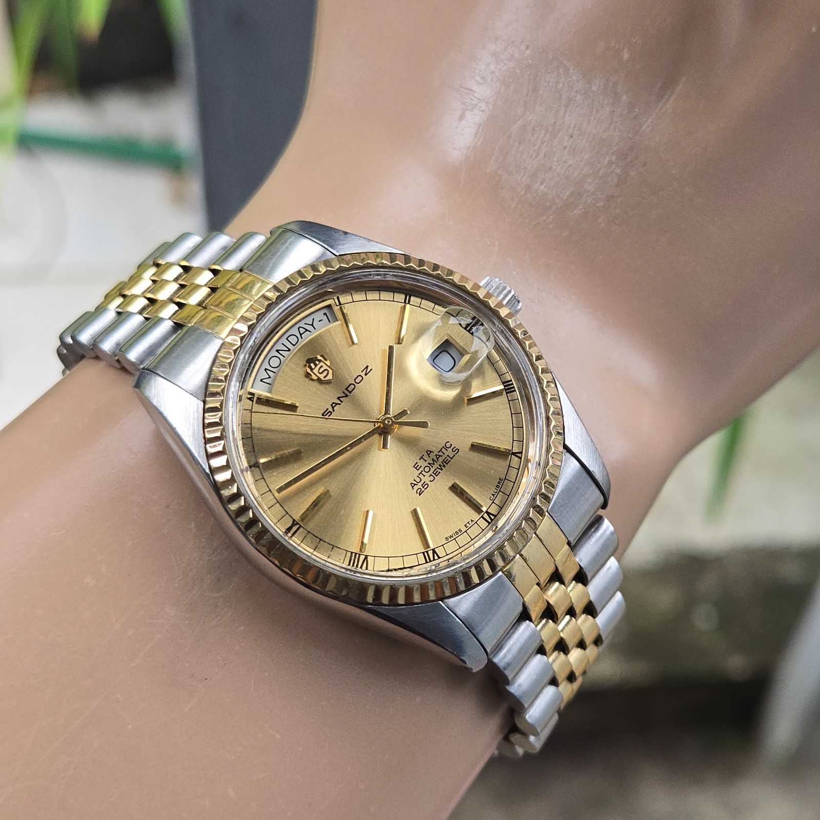 Vintage SANDOZ men’s automatic watch day/date swiss made 1980s