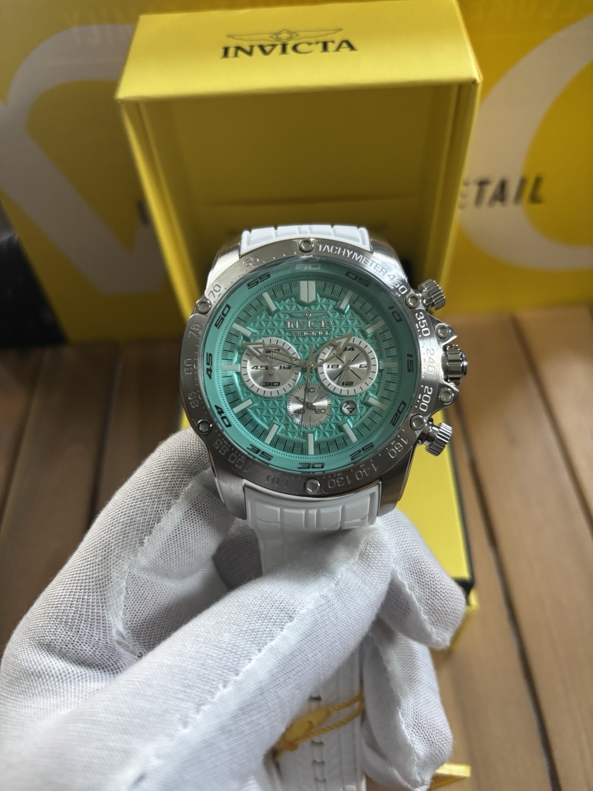 Invicta Bolt Men’s Chronograph Quartz Tachymeter Date Green Dial 50mm w/ Box