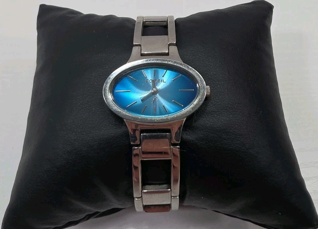 Fossil F2 Watch Womens 27mm Oval Case Blue Dial Quartz Analog ES-9369