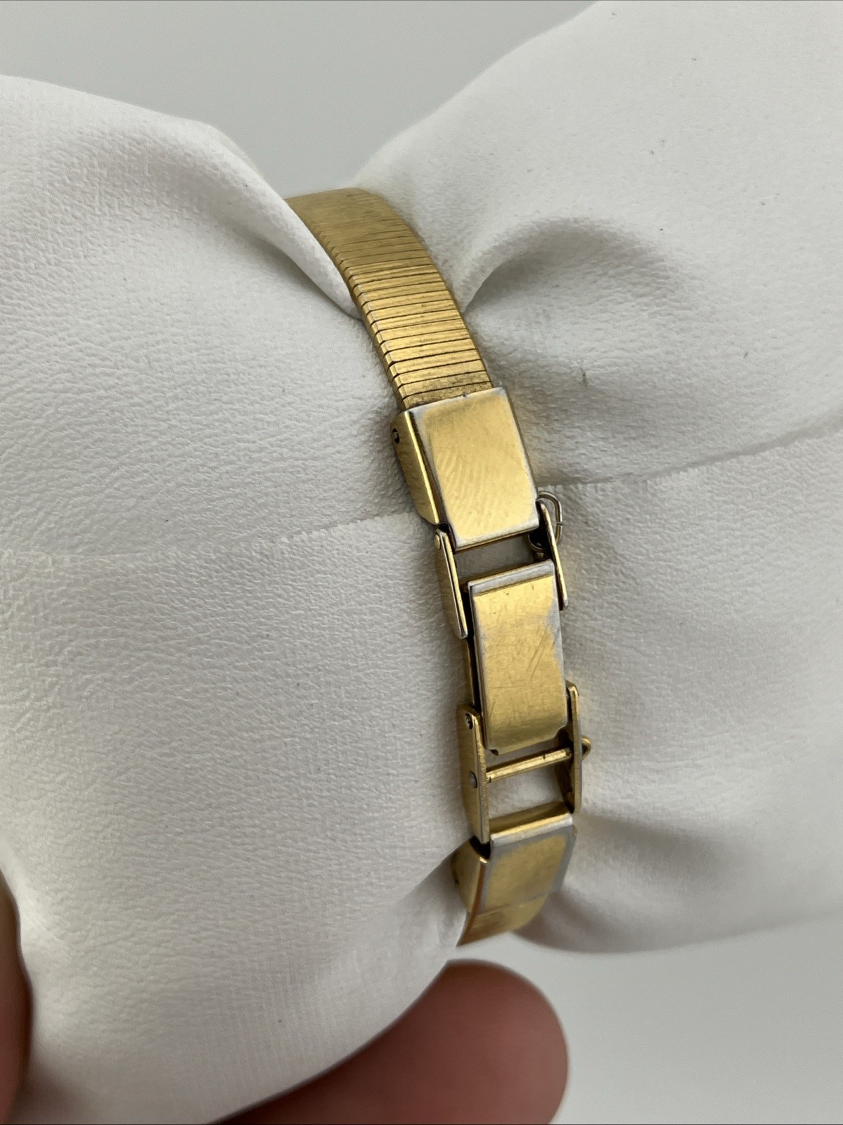 Vtg Pulsar Ladies 16mm Watch Gold Tone Octagon Dial 6.25″ v232-5790 – RUNS