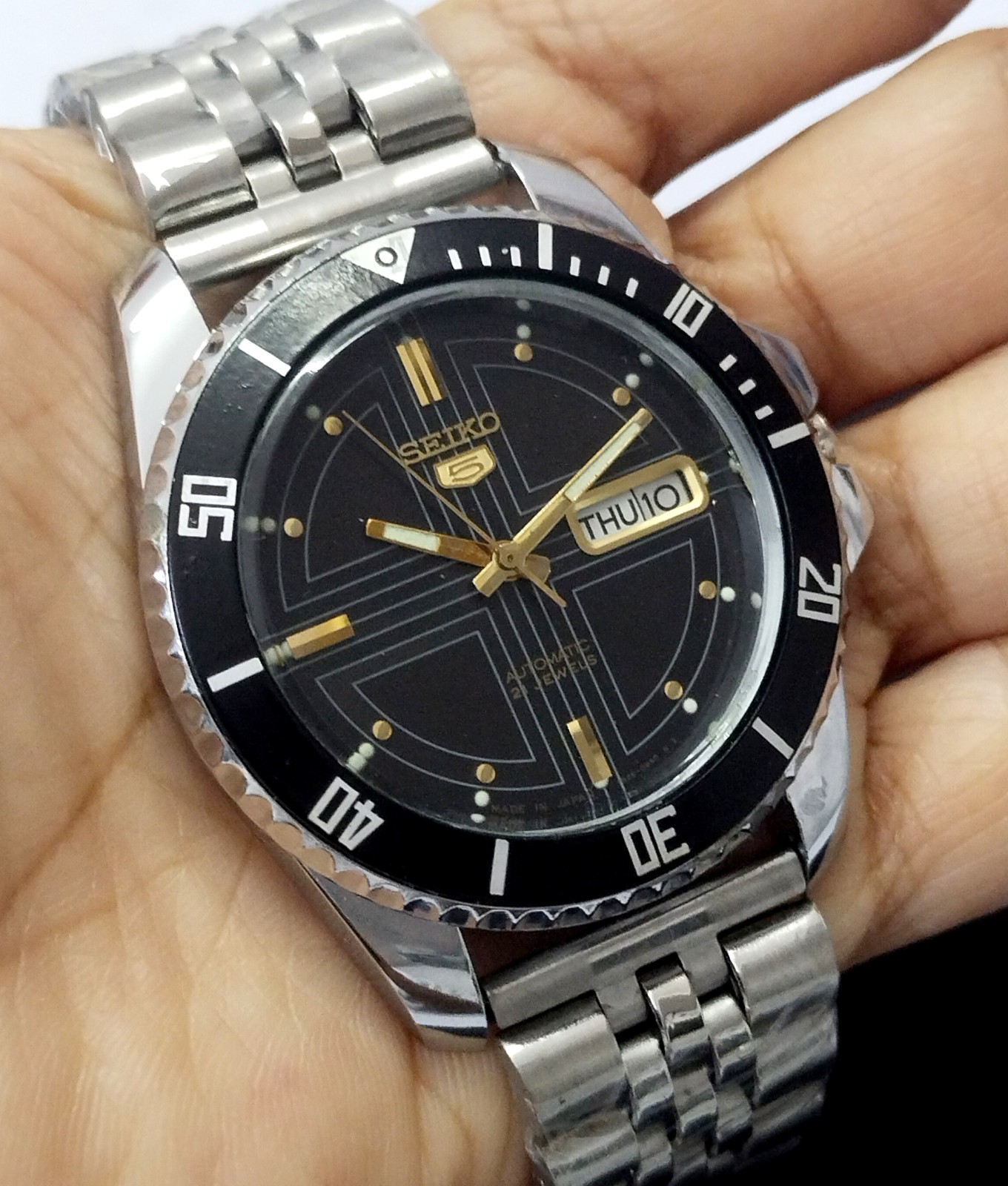Vintage Seiko 5 Automatic Watch for Men Black Dial Excellent Condition