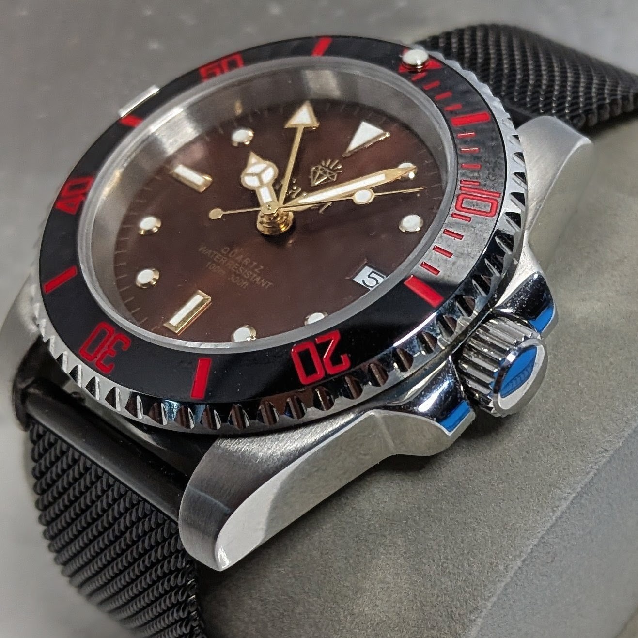Facet GMT Milano with GMT movement and mesh braclet