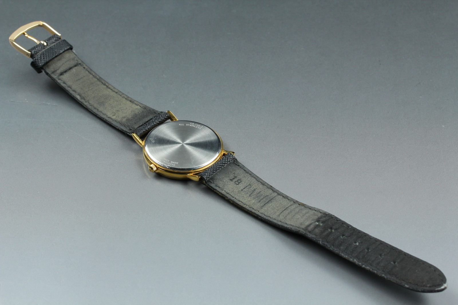 [Near MINT] Longines L4.720.2 32mm White Dial Date Quartz Men’s Watch From JAPAN