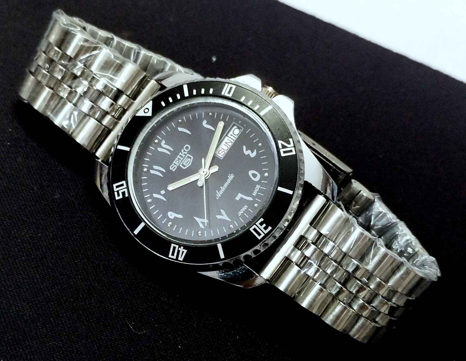 Vintage Seiko 5 Automatic Watch for Men Black Arabic Dial Working Perfectly