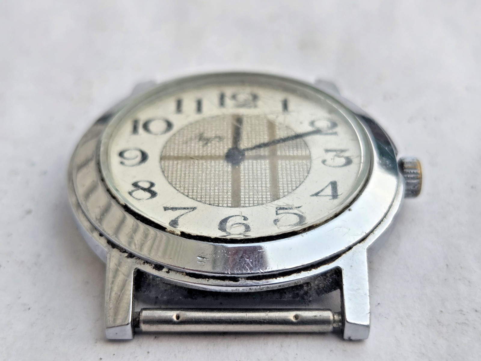 Russian mechanical Wristwatch Watch Luch . Made in Belarus .