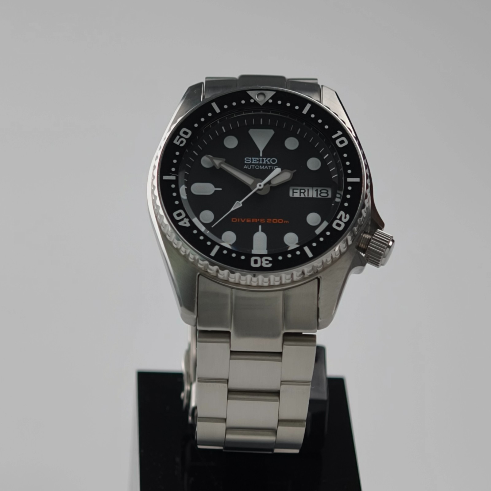 Seiko SKX013 7S26-0030 Midsize Automatic Diver Watch – High-End MiLTAT Strap
