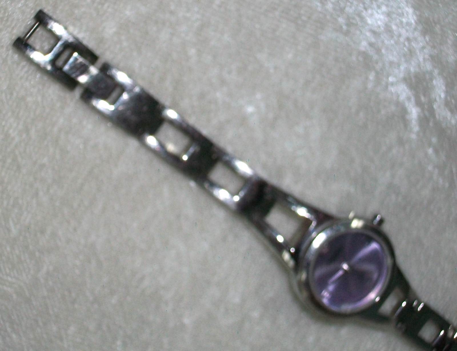 Vintage Fossil F2 Stainless Steel Lavender Purple Bracelet Wristwatch ES-9379
