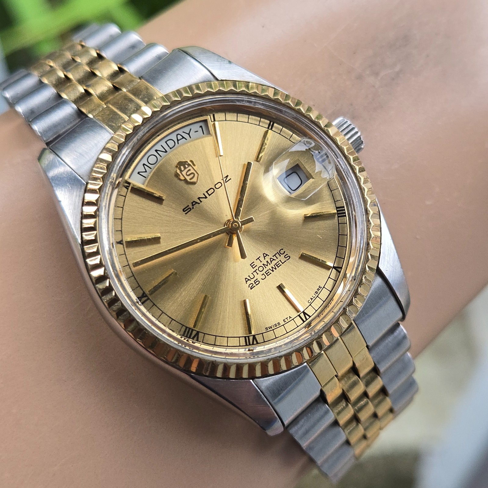 Vintage SANDOZ men’s automatic watch day/date swiss made 1980s
