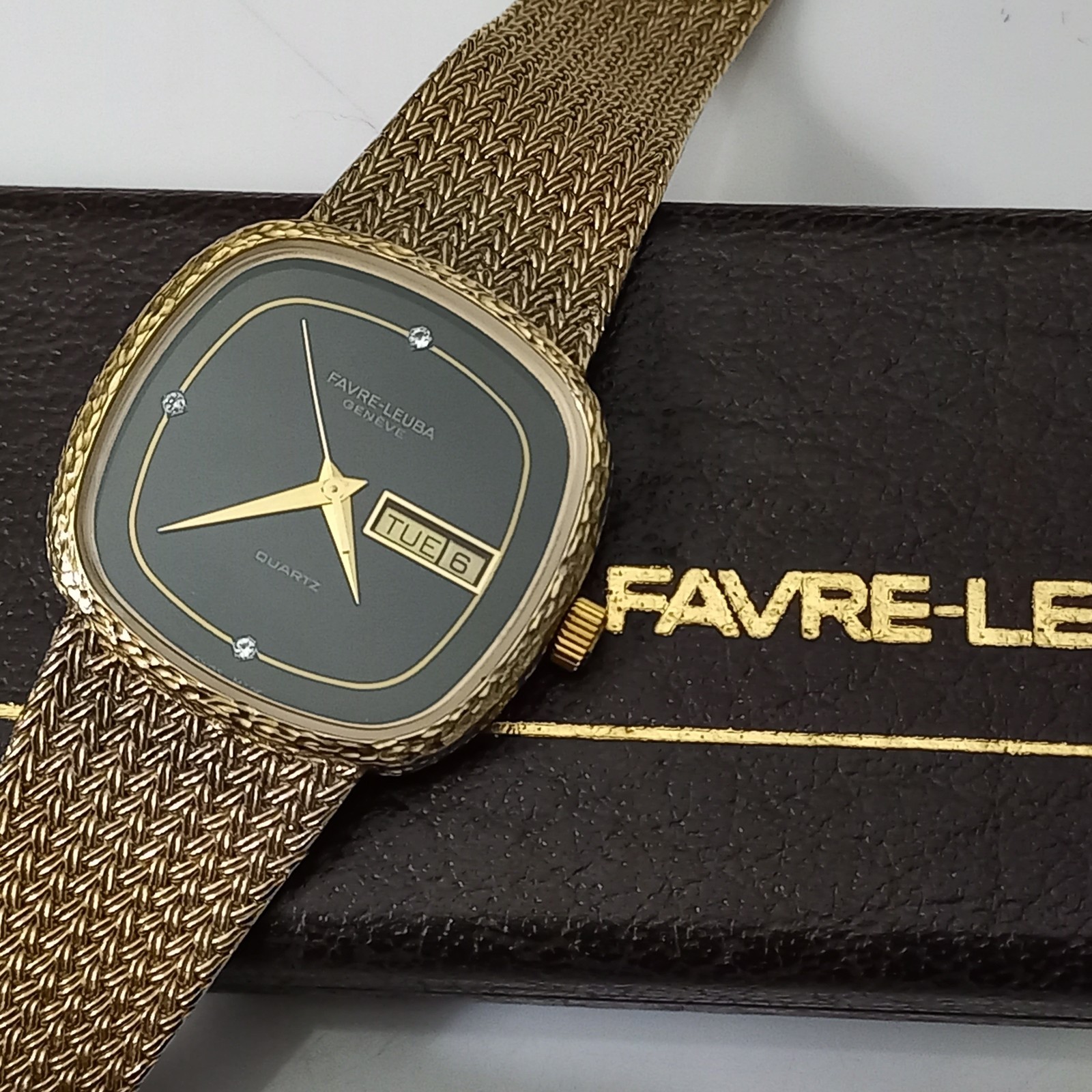 Elegant 1980’s Favre Leuba Quartz Gents Luxury Watch + Integrated Bracelet Dress