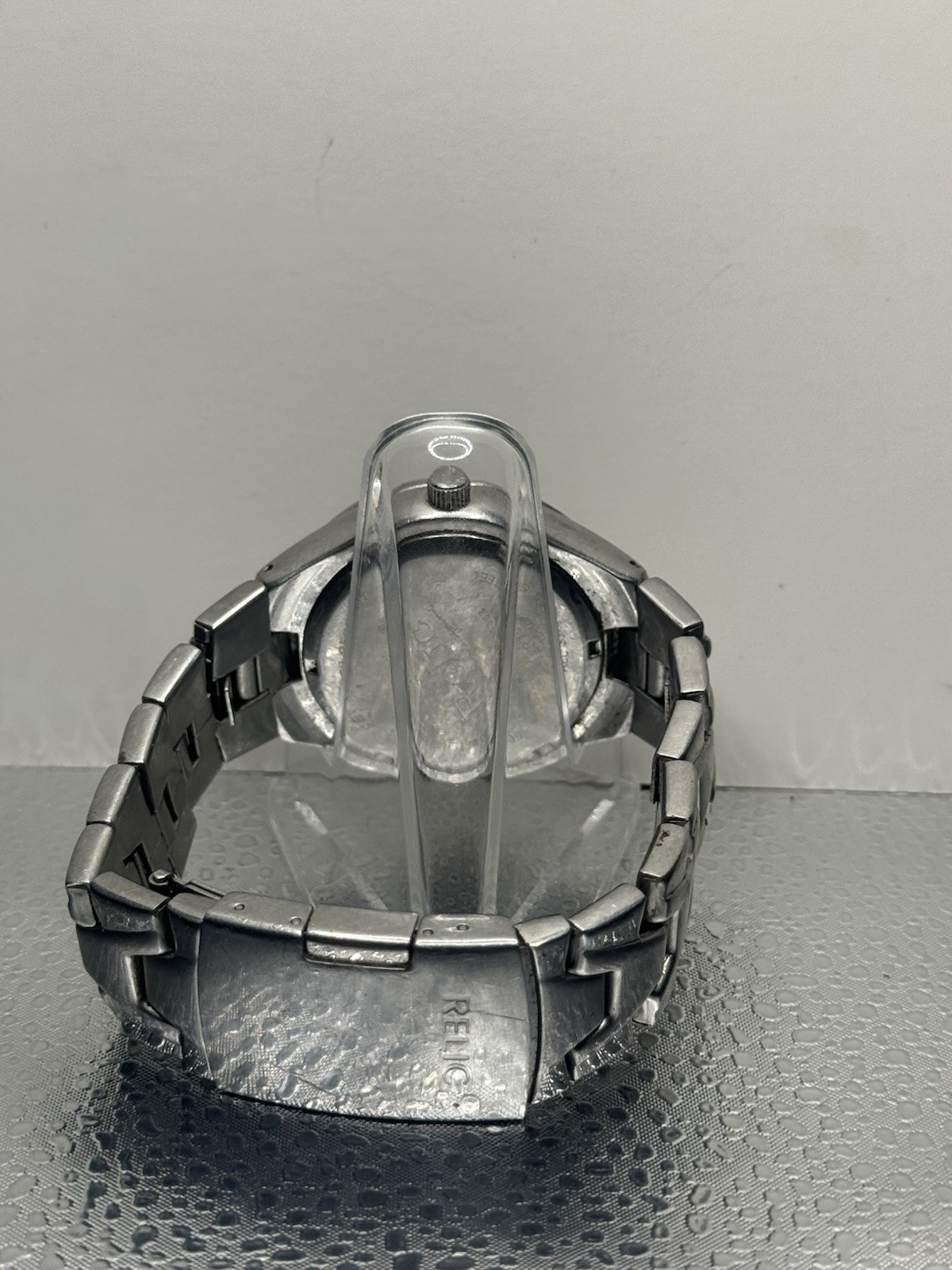 Broken Bracelet Relic calendar watch