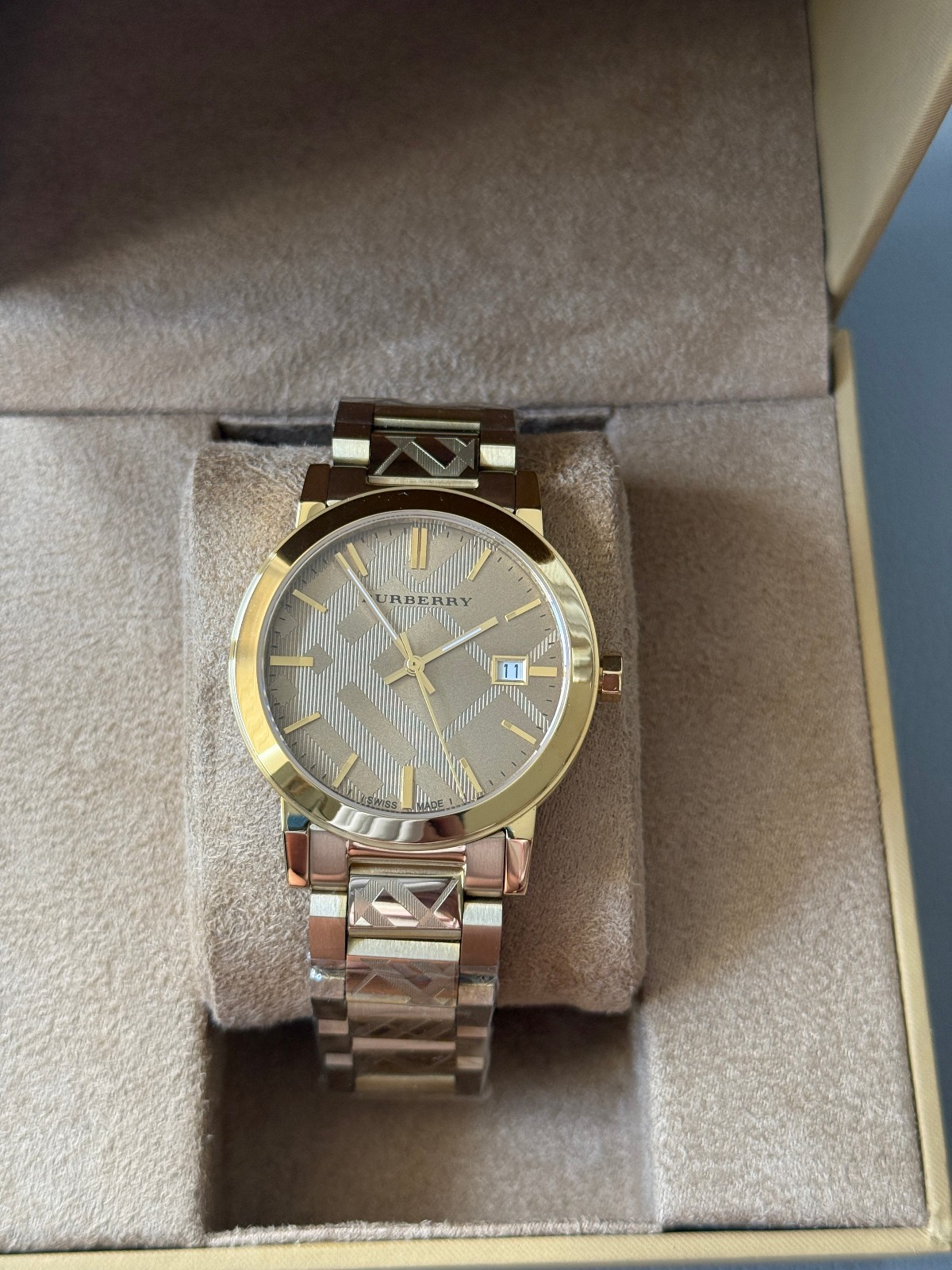 Burberry The City BU9038 Gold Tone Stainless Steel 38 mm Unisex Watch