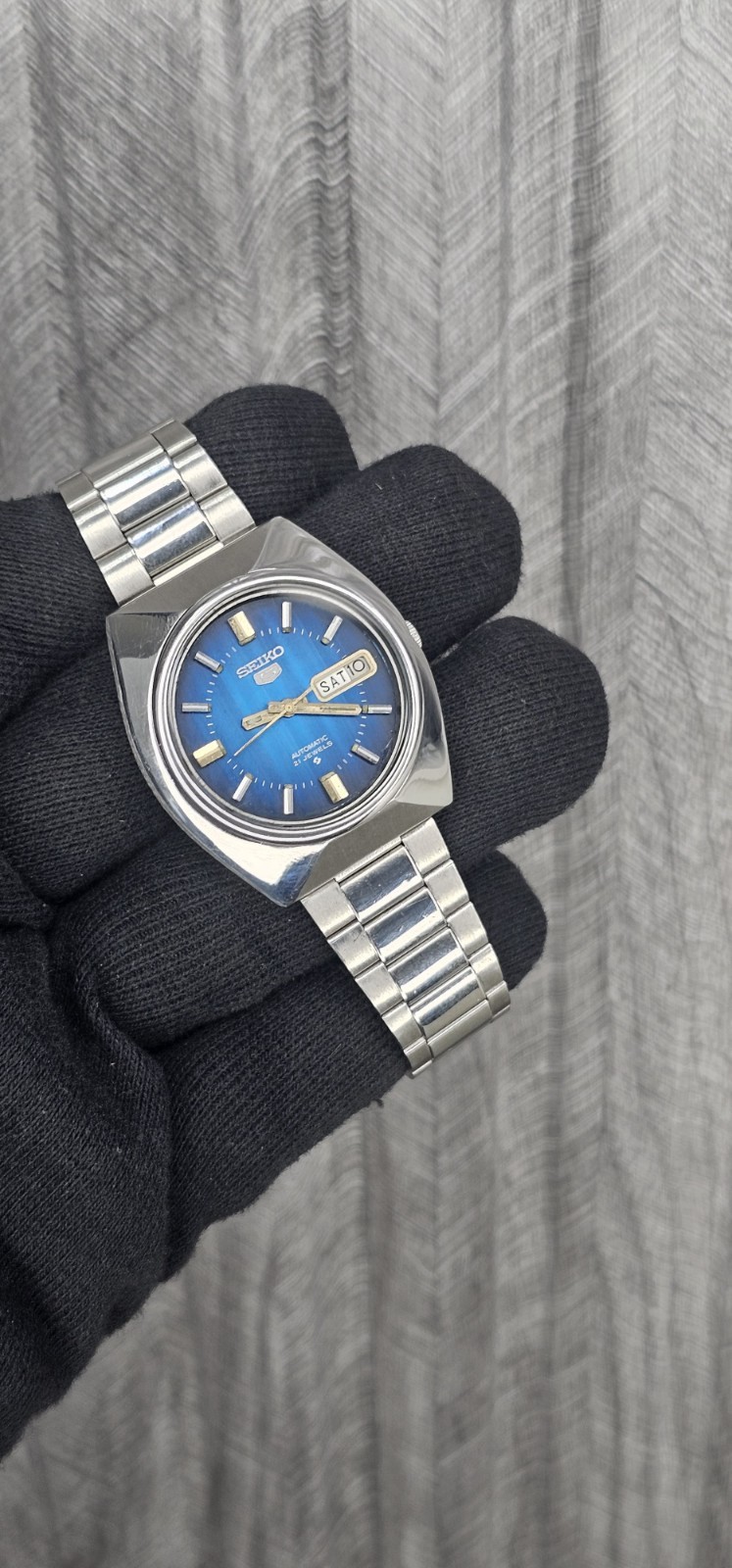 Vintage Seiko 5 Automatic Blue Dial Day/Date Wrist Watch Japan