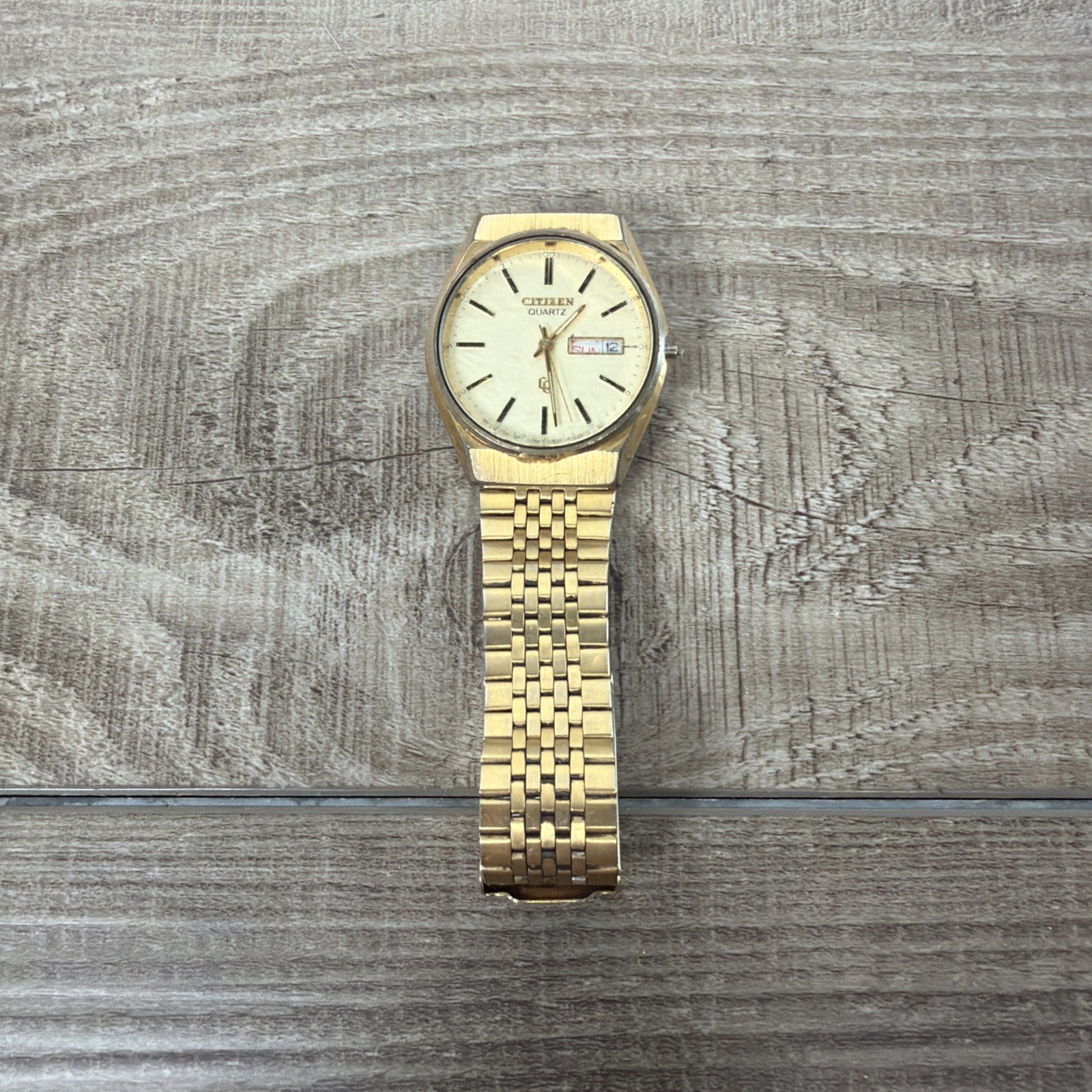 CITIZEN 6101-S16903 Gold Wrist Watch Day Date Indicator SEE DESCRIPTION