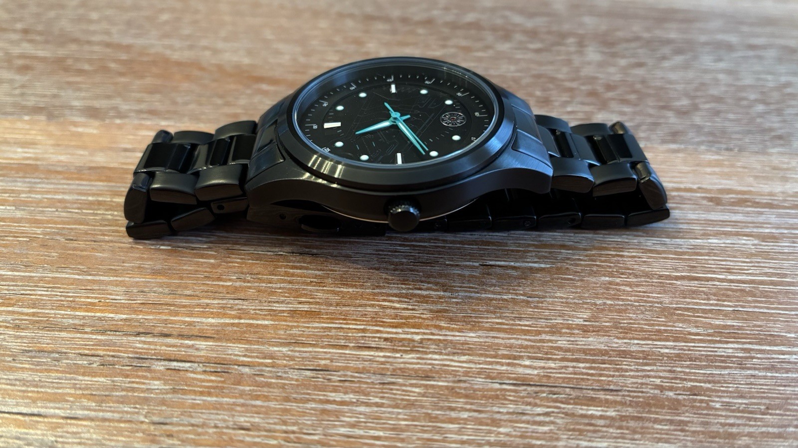 GOOD CONDITION Super Groupies Psycho-Pass Dominator Model Wrist Watch USA SELLER