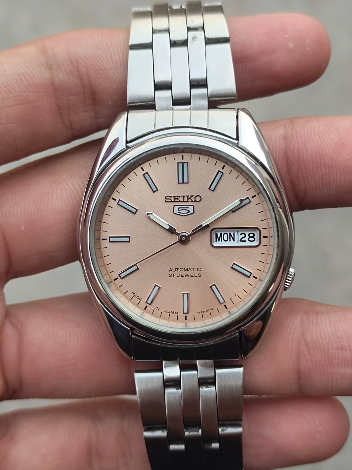 RARE Seiko 5 Salmon Sunburst Dial Exhibition Back Automatic Vintage Watch 7S26