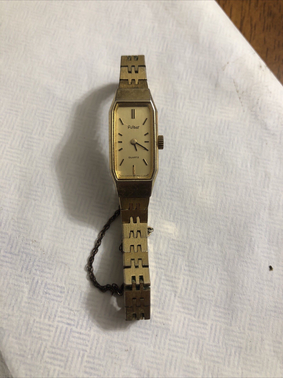 Pulsar Women’s Gold Toned Bracelet Band Analog Watch Elegant V220-5220