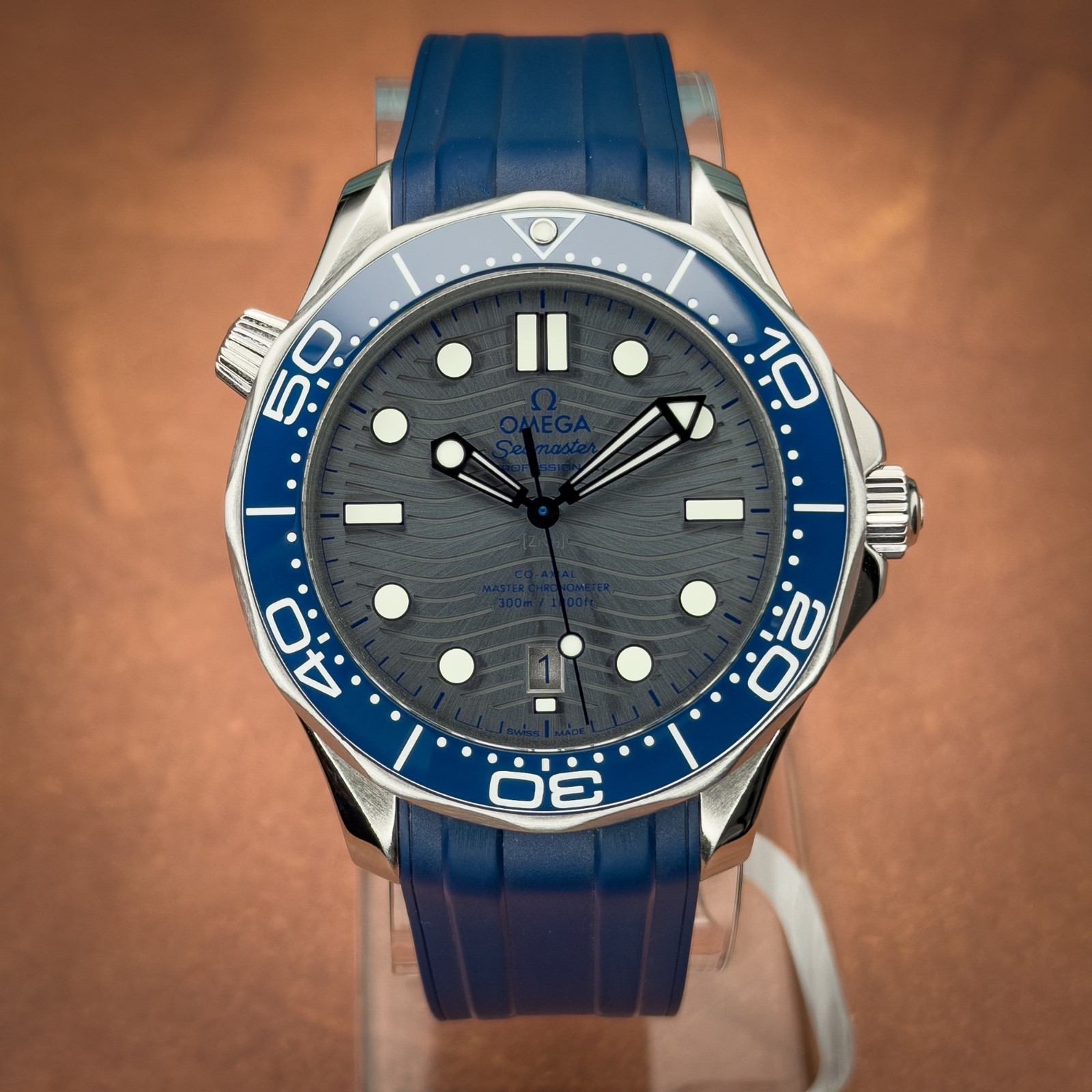 Omega Seamaster Diver 300M 42MM Grey Dial Rubber Strap 210.32.42.20.06.001