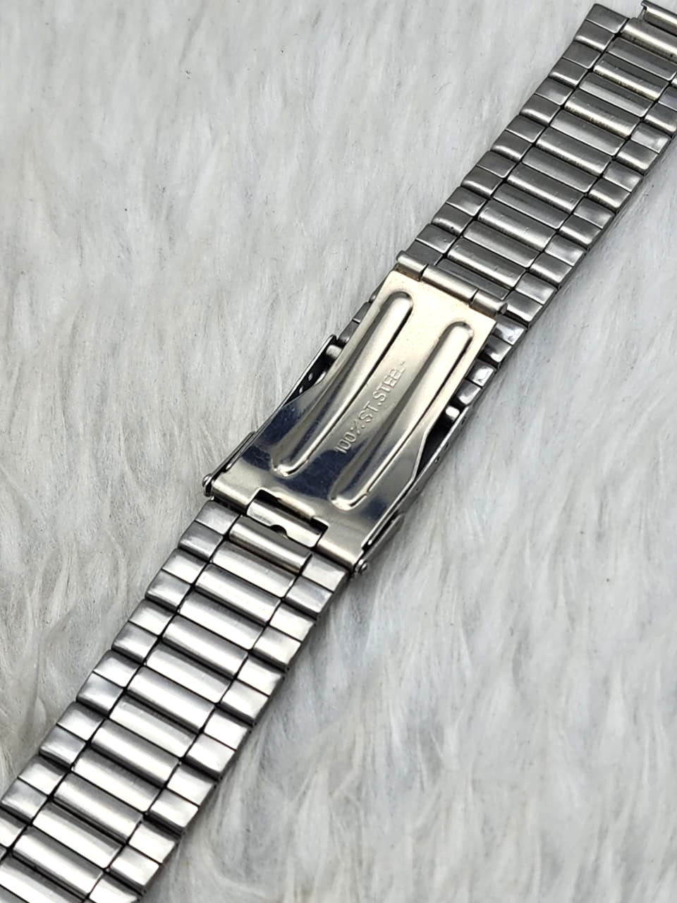 Stainless Steel Watch Strap Expandable Bracelet with Secure Fold-Over Clasp