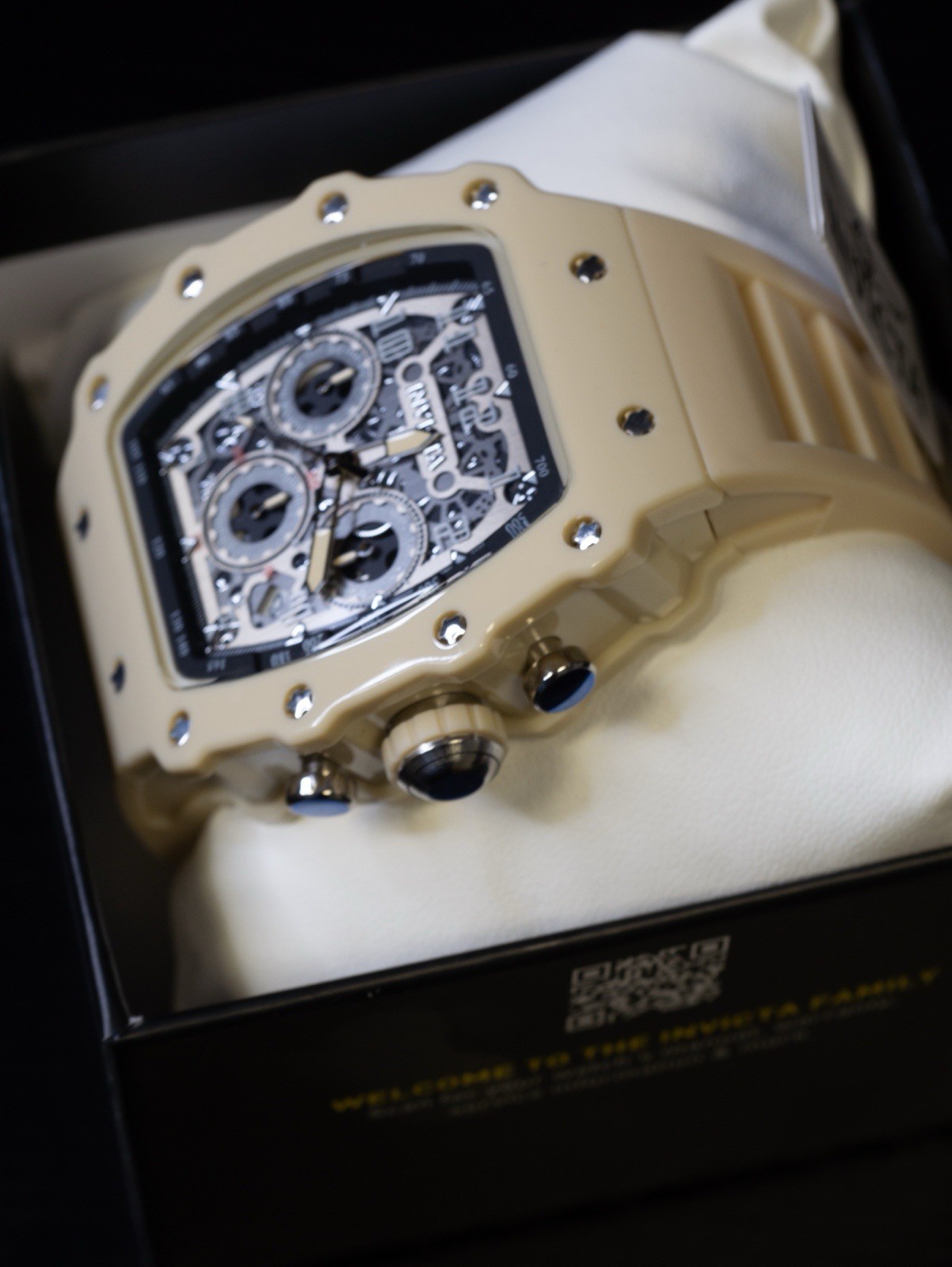 Invicta Racing Sand Beaches – Nitro Gen Men’s Watch 43mm, Beige (69704)