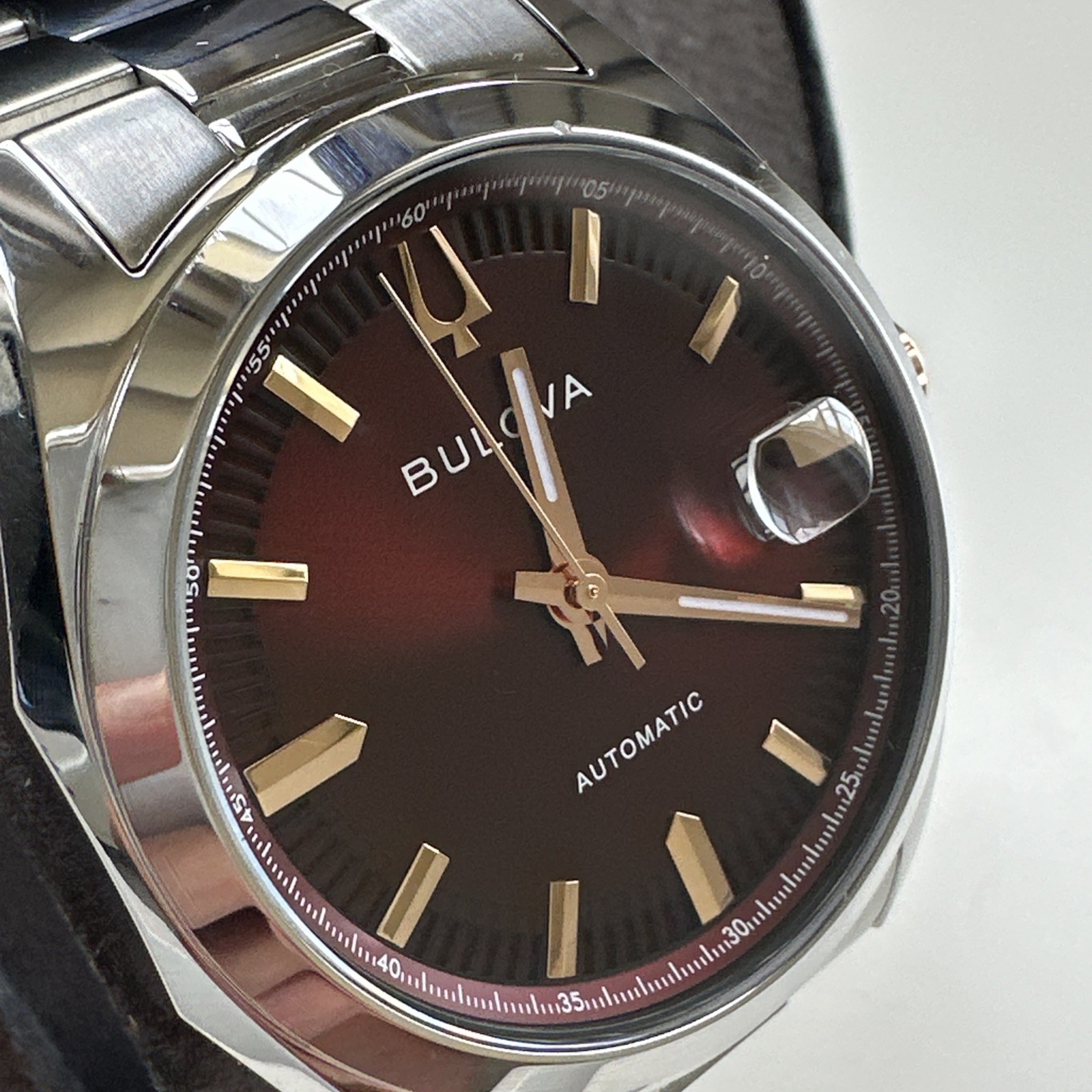 Bulova Mens Classic Calendar Automatic Silver Stainless Steel Watch 39 MM 98B422