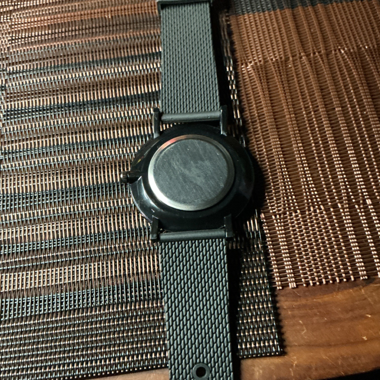 Casual Analog Wristwatch Black/Blue Dial Stick Indexes Gray Rubber Strap Round