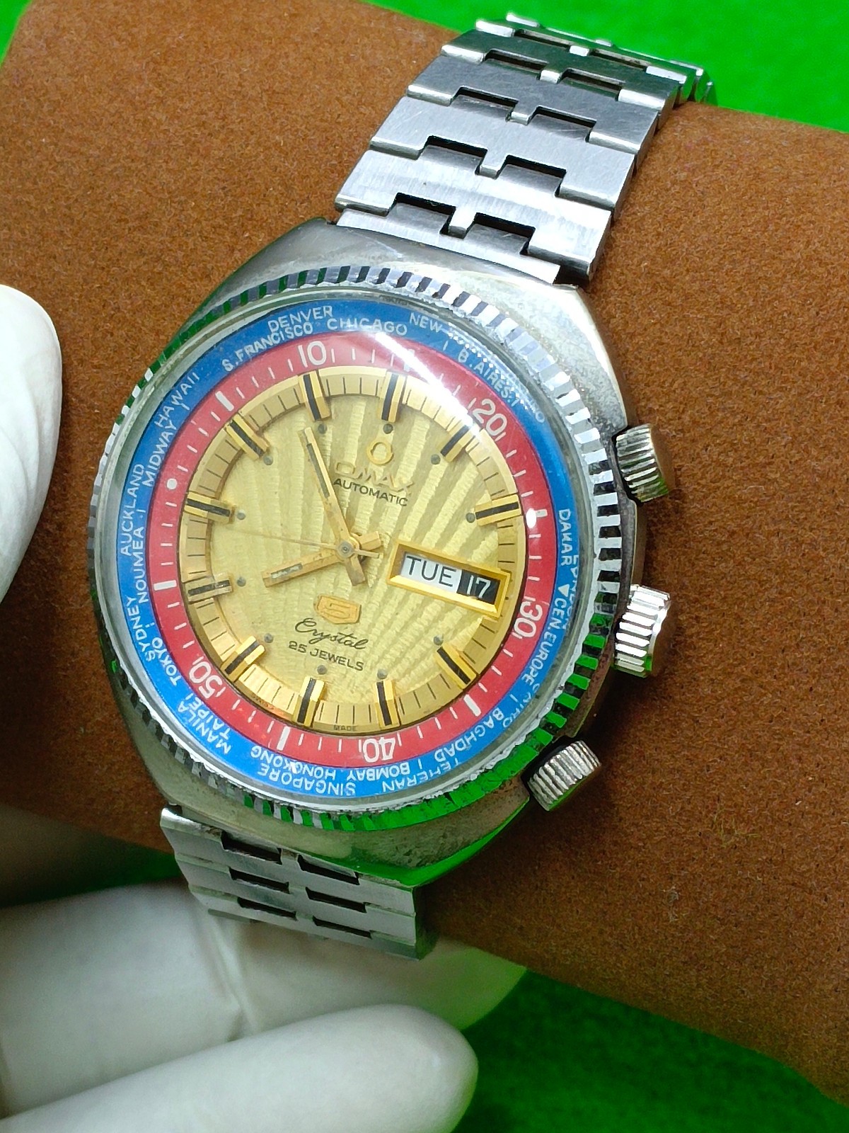 Vintage Omax 5 Crystal Automatic World Diver Rotating Inner Ring Swiss Men Watch