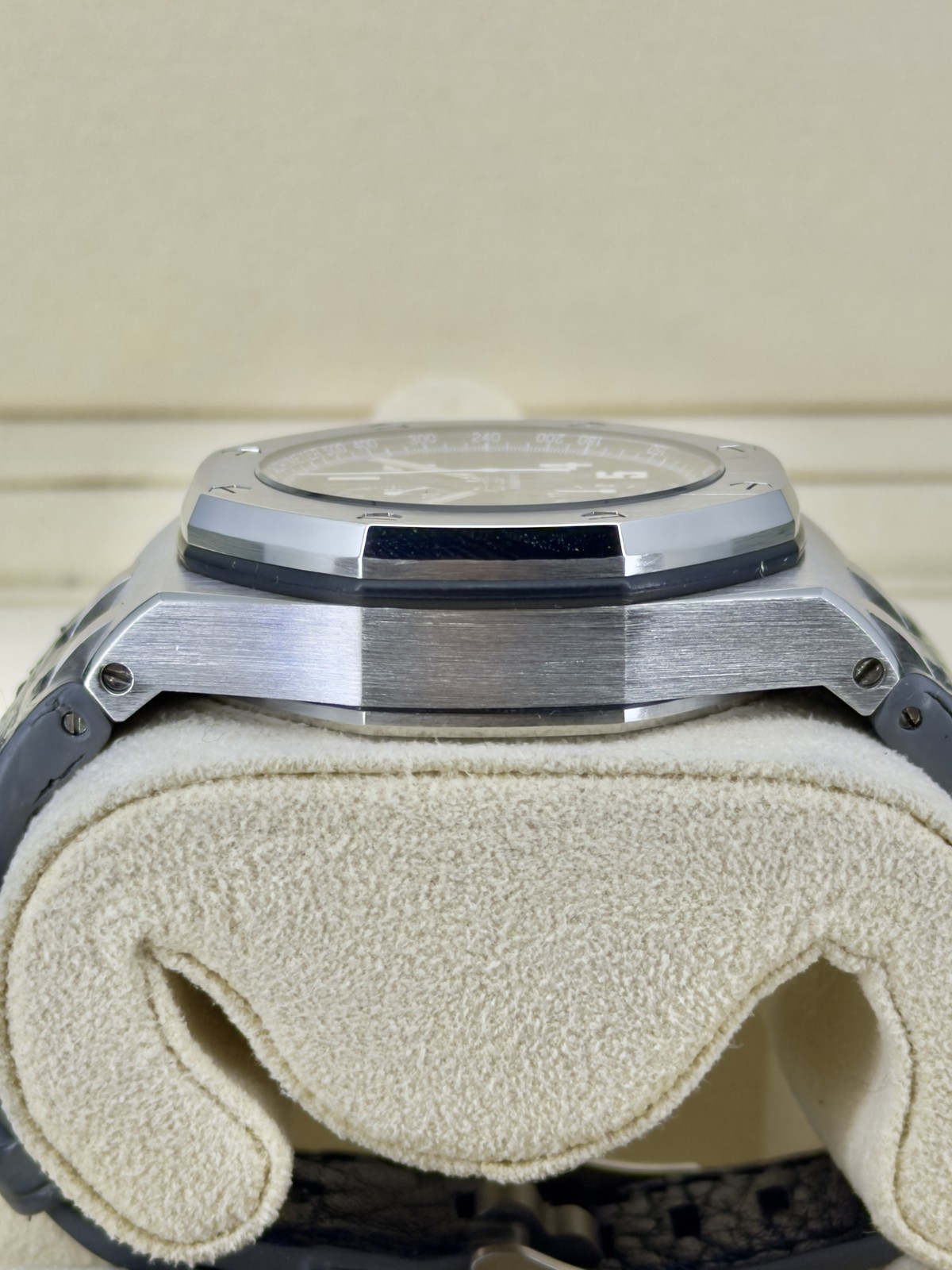 Audemars Piguet Royal Oak Offshore 26170ST 42mm Steel Black Dial Papers