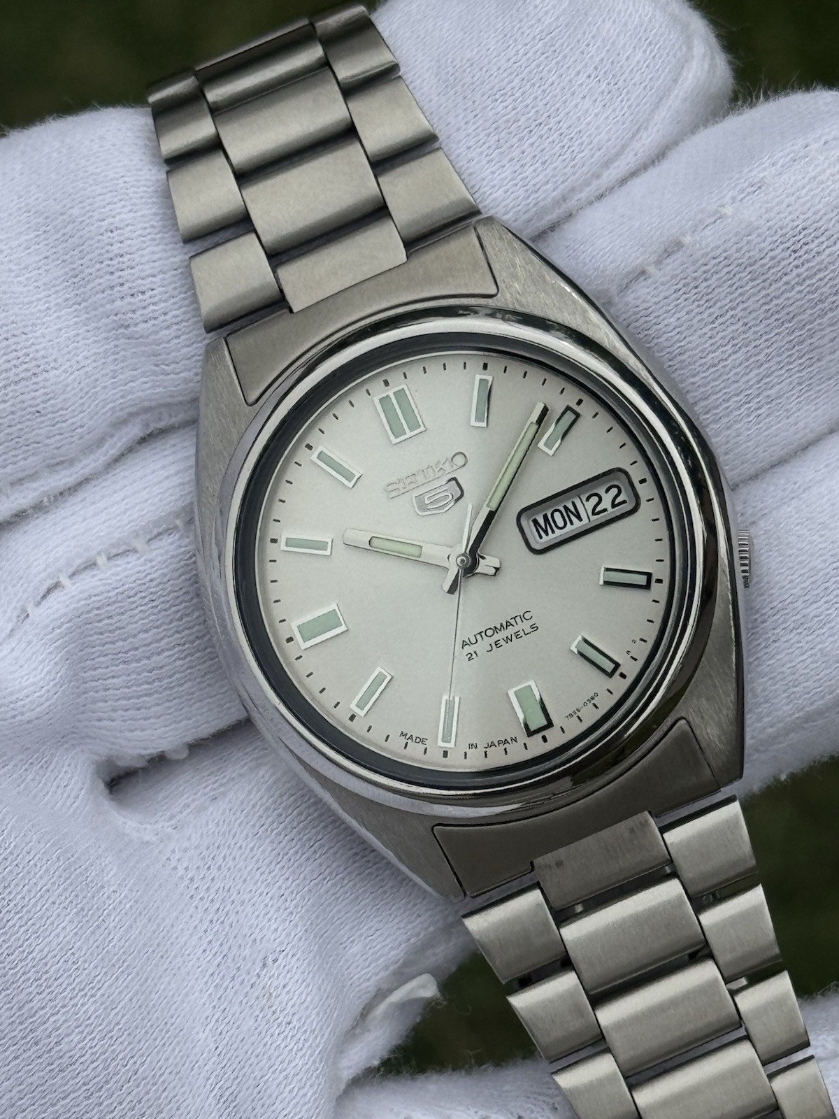 Vintage Seiko 5 Automatic 7S26 Mens Wrist Watch White Dial Day Date Japan 21J