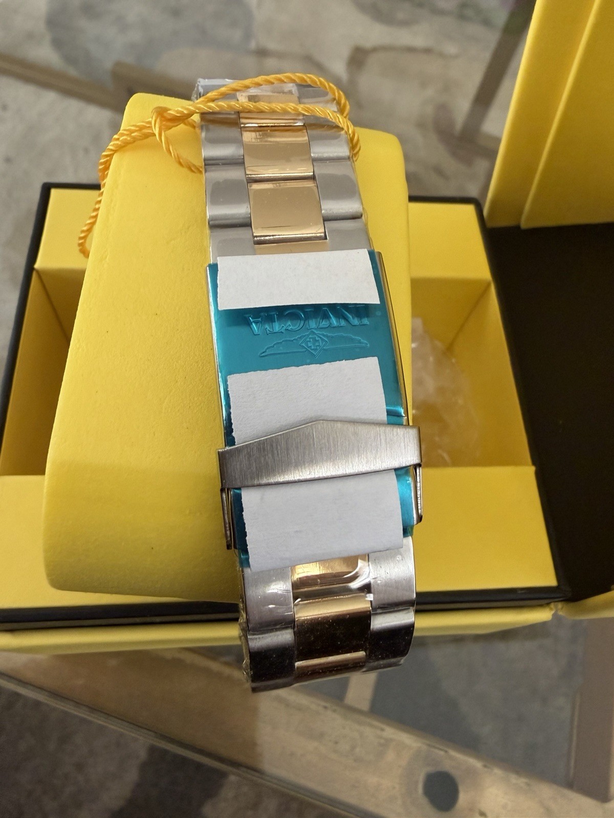 New Men’s Invicta Pro diver Two Tone Current Wave Watch 43mm