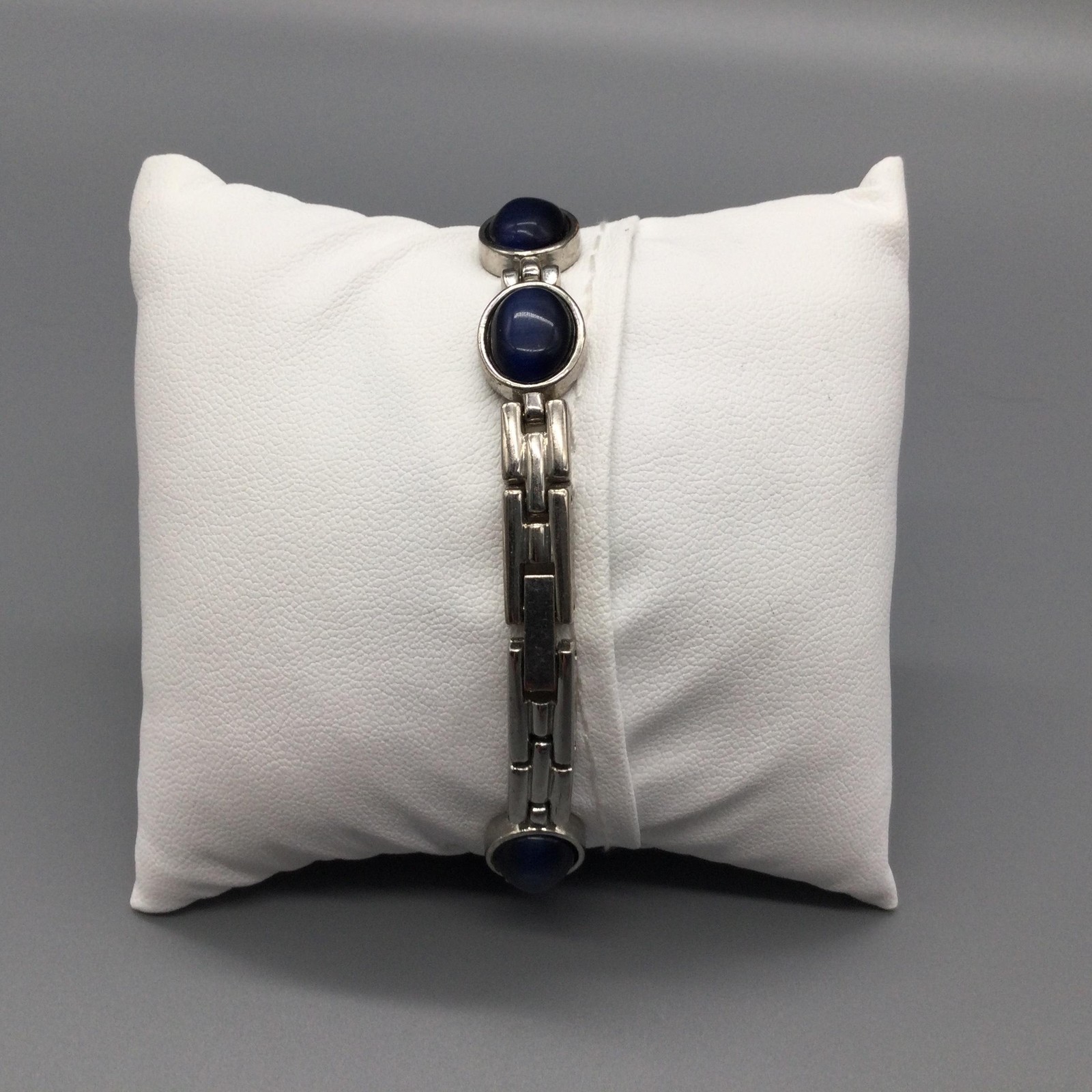 Blue Cabochon Womens Watch 22mm MOP Dial Crystals Silver Tone New Battery 7″
