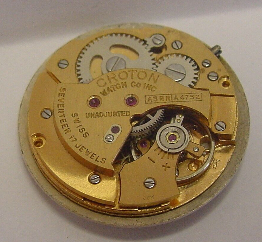 Vintage 33.15mm CROTON 17 Jewel Watch A3RN ST 1686 Movement Linen Dial RUNS WELL