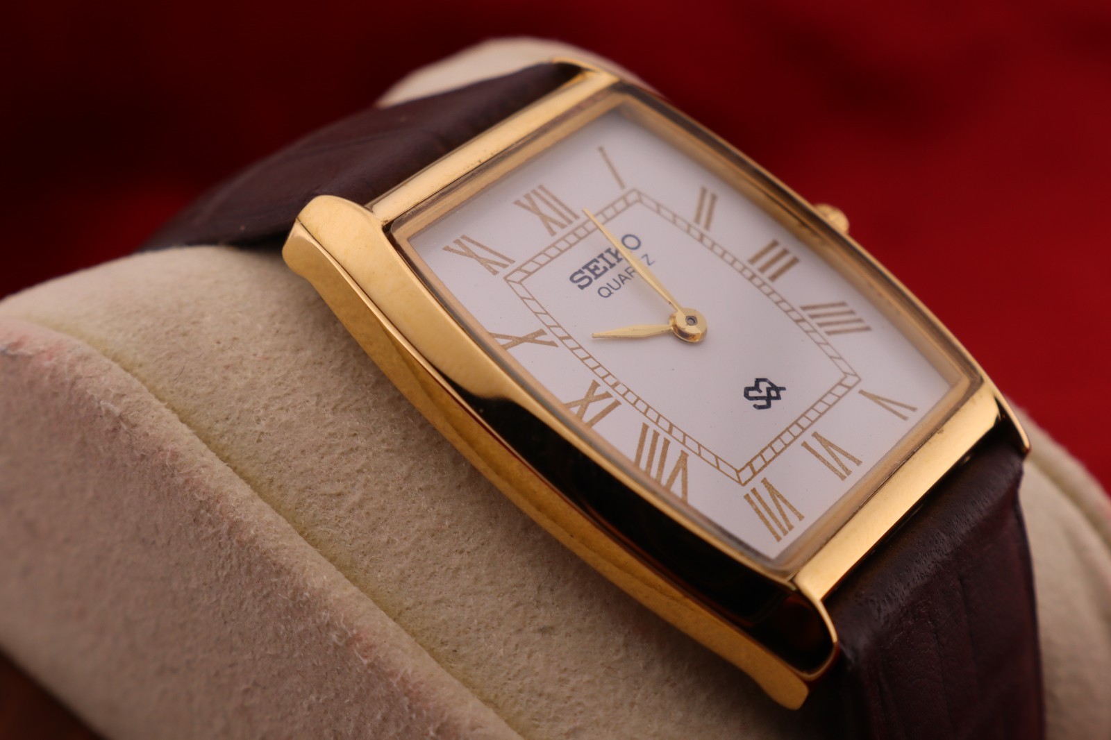 Vintage Men Seiko quartz Barrel-Tank White Dial, Dark Brown leather Dress Watch