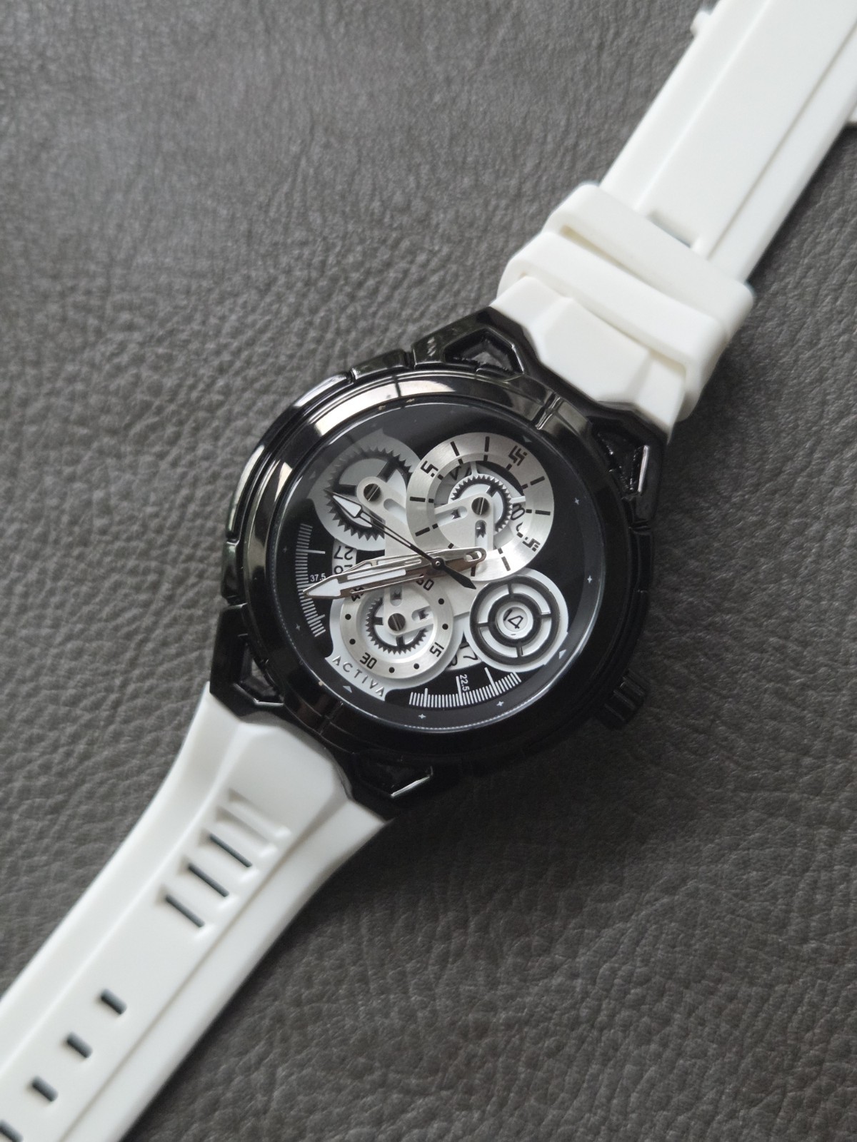 Activa Quartz Analog Sport Watch Black Dial Plastic Case White Silicone Strap