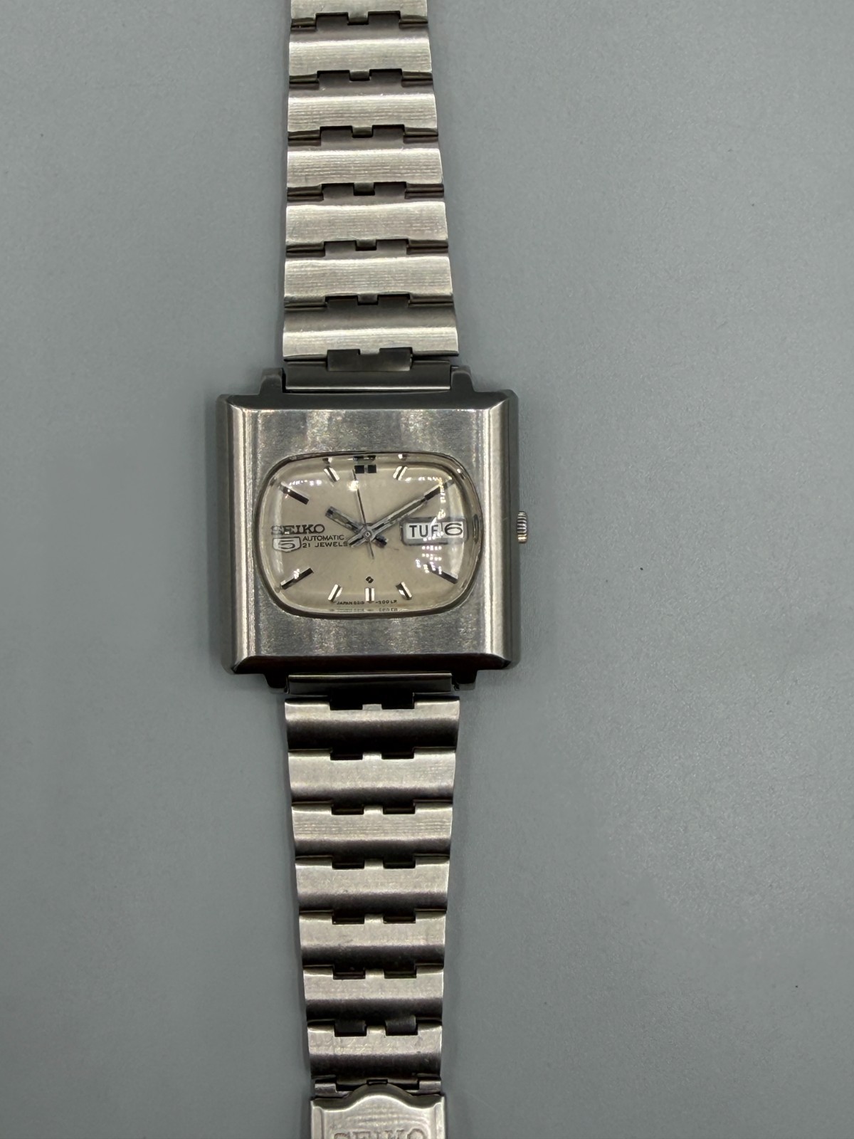 Vintage Seiko 5 Automatic 6319 Japan 21 Jewels Cream Dial Day Date 1970s
