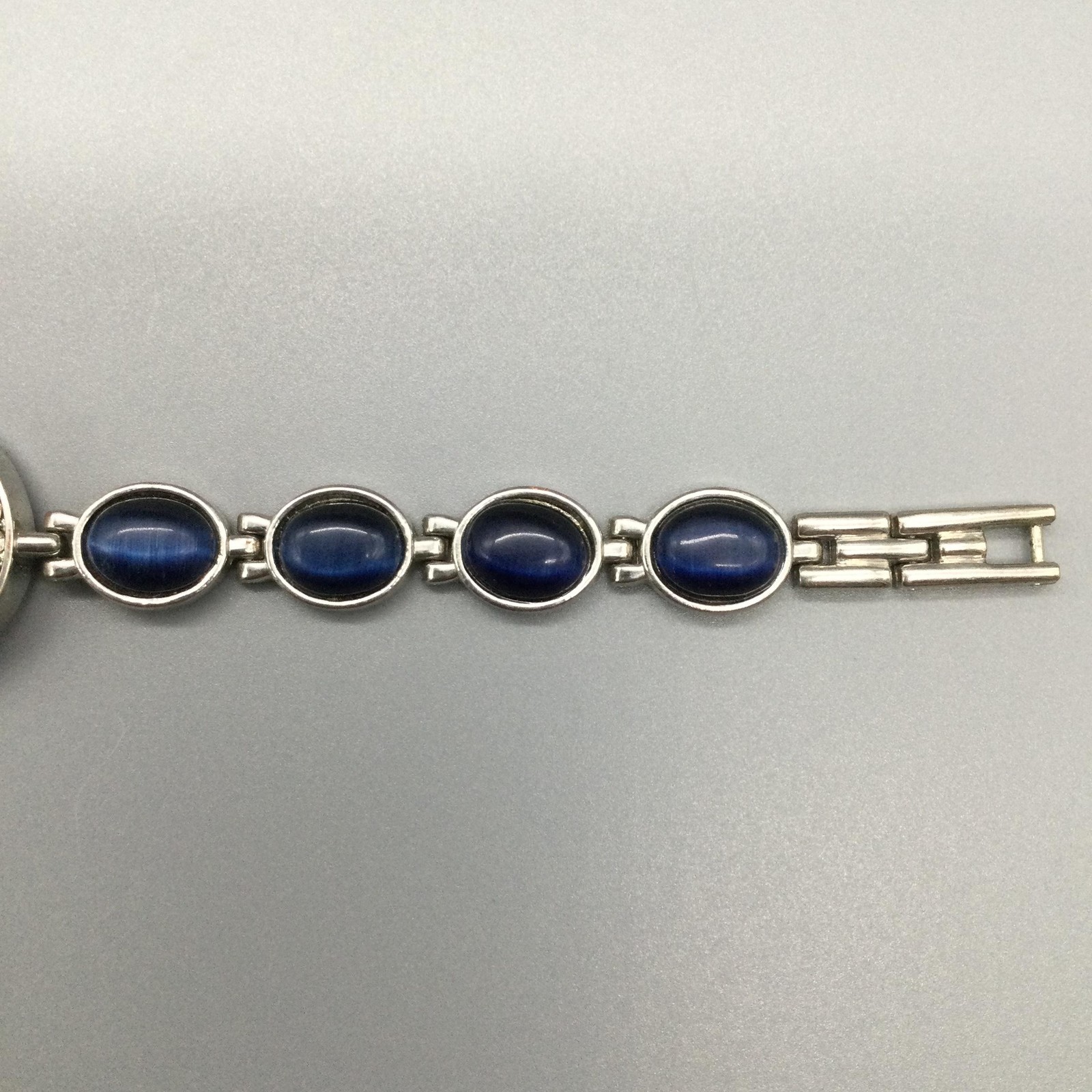 Blue Cabochon Womens Watch 22mm MOP Dial Crystals Silver Tone New Battery 7″