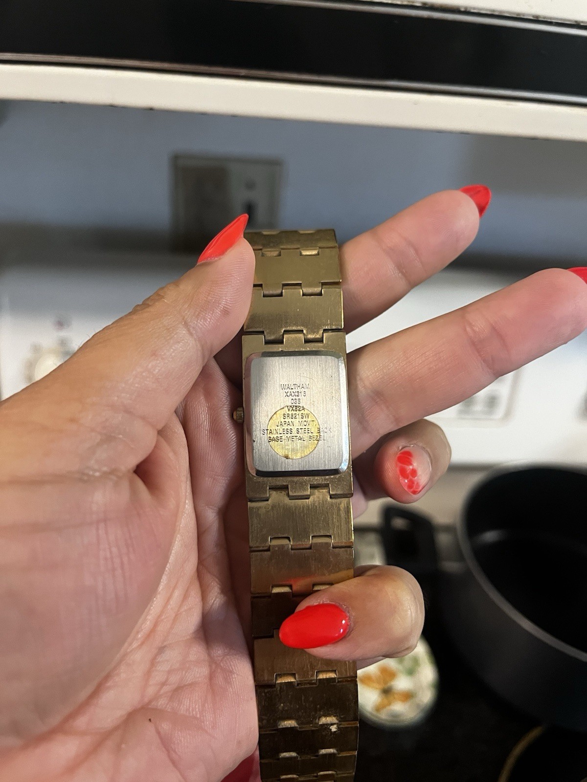Waltham XA-313 Women’s Quartz Date Rectangle Gold Tone Watch Black Dial