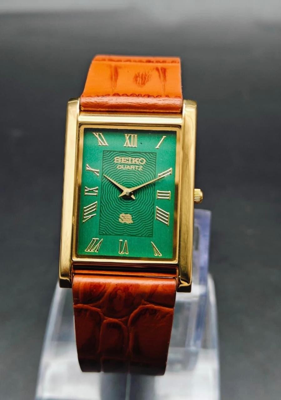 Vintage Seiko Slim Quartz Men’s Wrist Watch With Free DDP Shipping