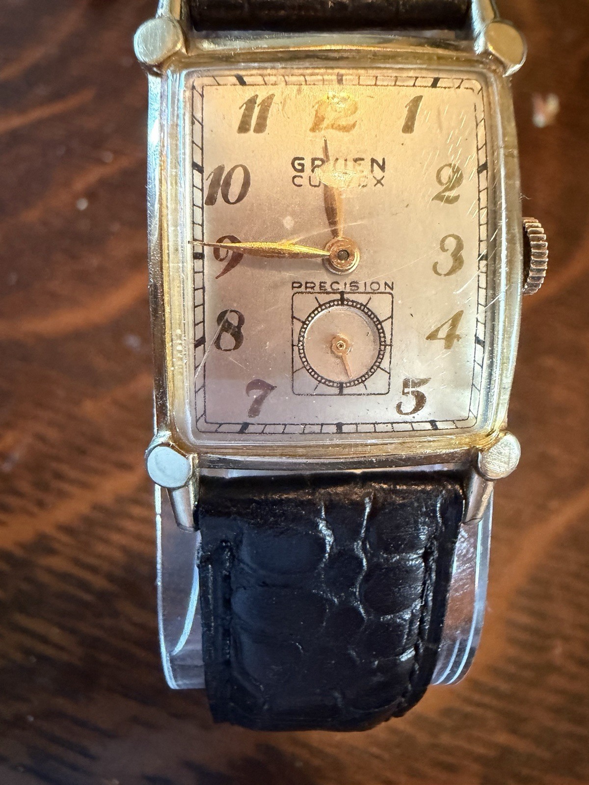Gruen Vintage 581 Movement 10k Gold Filled Steeped Case Bezel Watch – Working