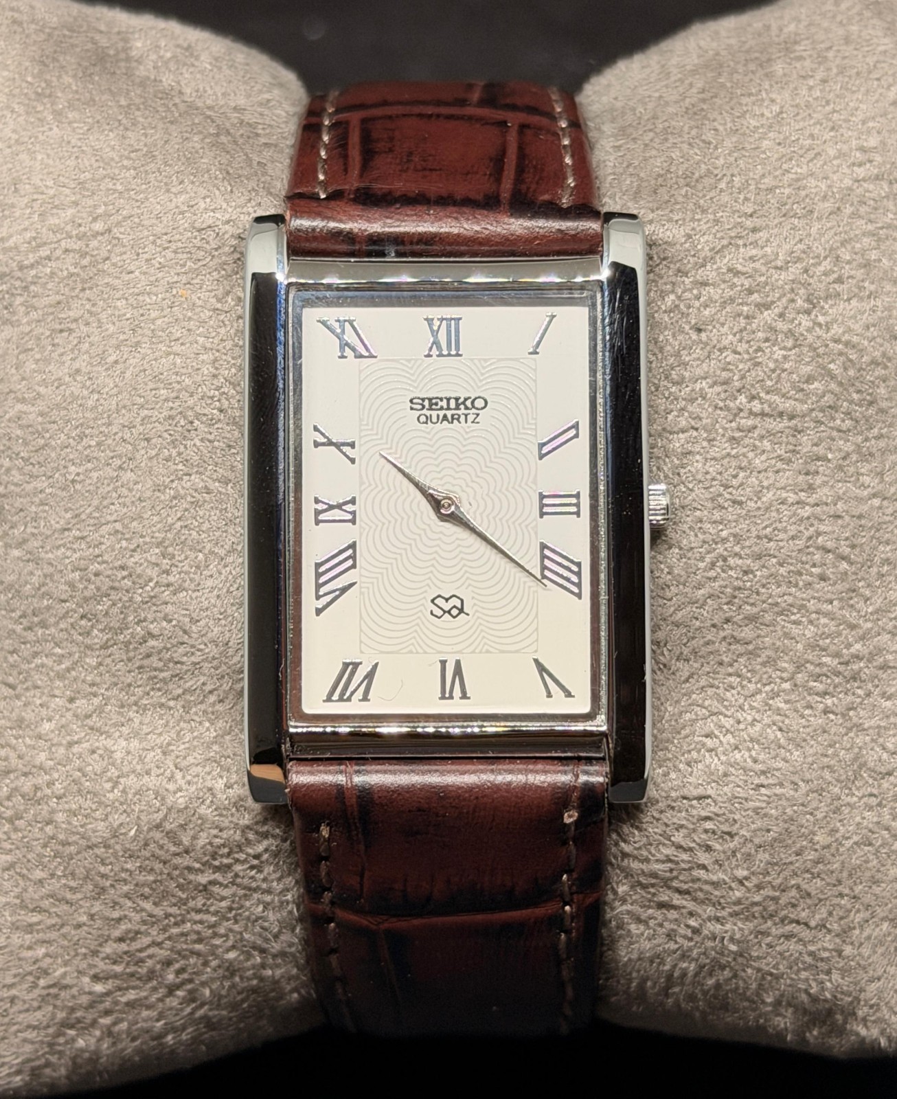 Vintage Rare Seiko Slim Quartz Men’s Wrist Watch With Free DDP Shipping