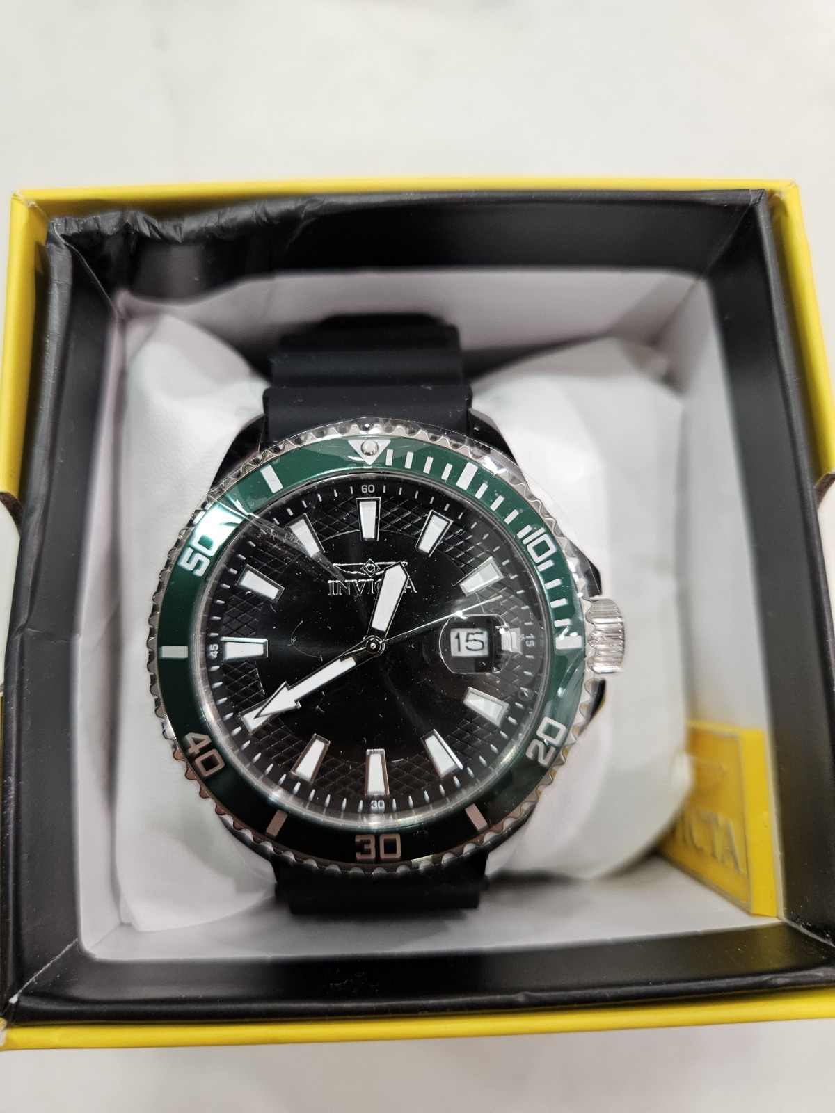 Invicta Pro Diver Mens Quartz Watch Black Dial Green Rotating Bezel Date Box