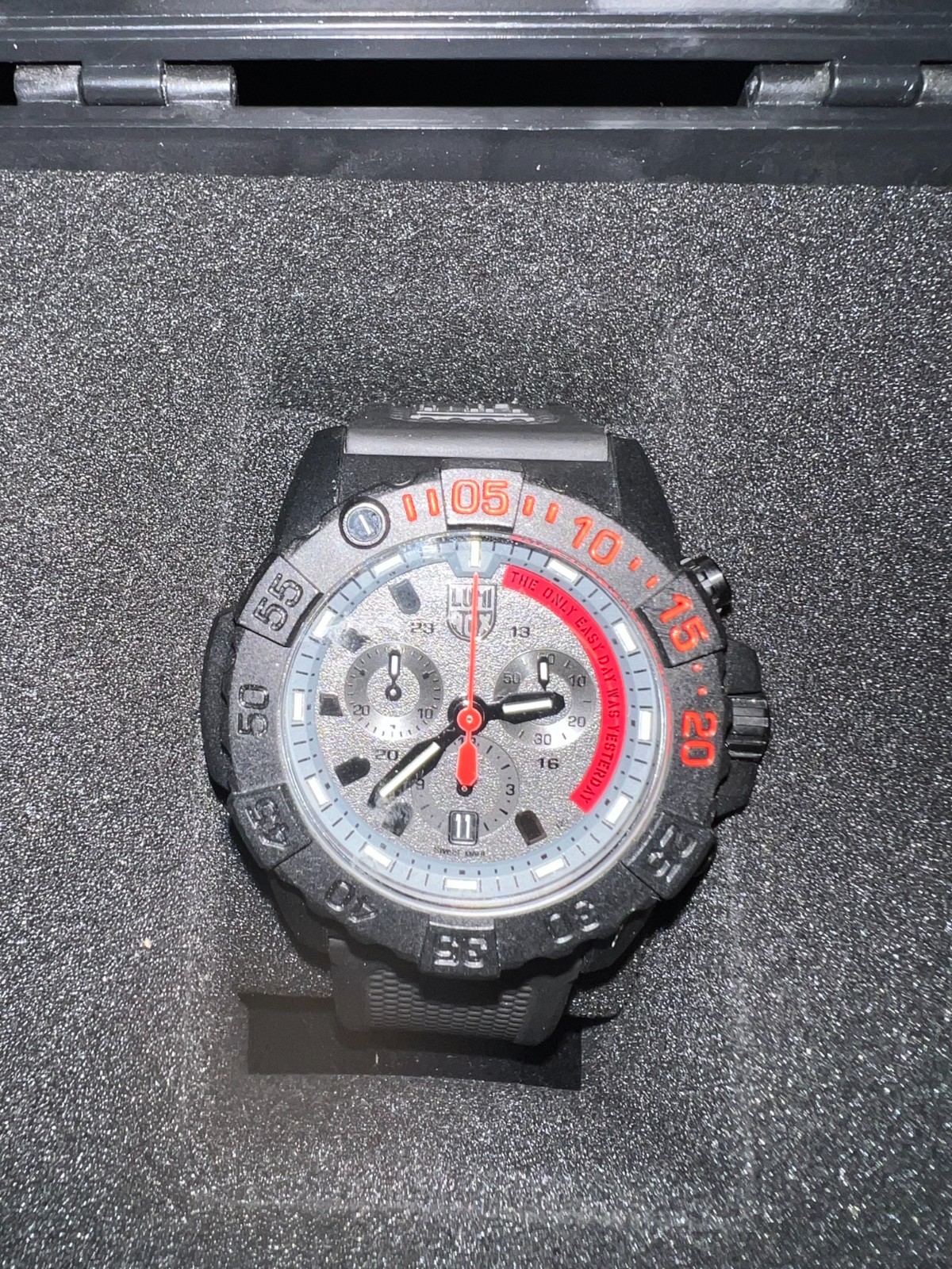 Luminox – Navy Seal Chronograph X3.CE81.EY