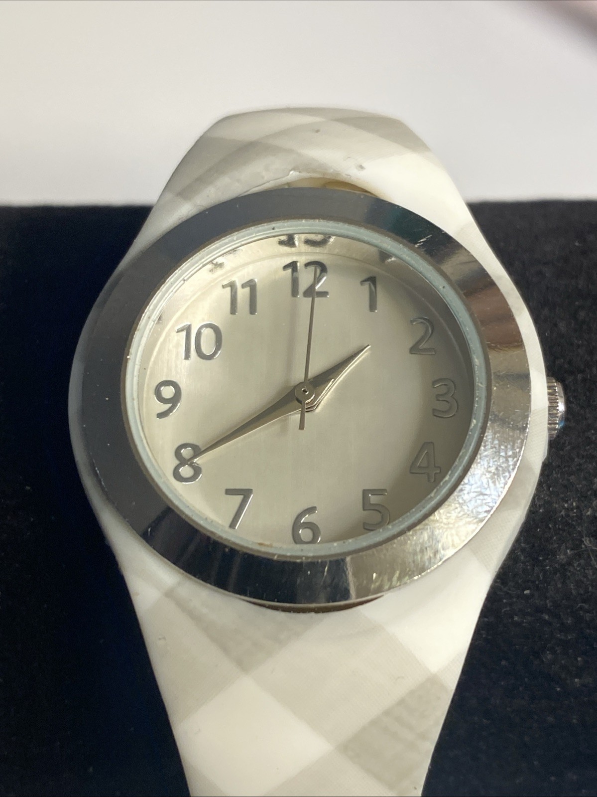 Unbranded Watch One Piece Band New Battery Silicon