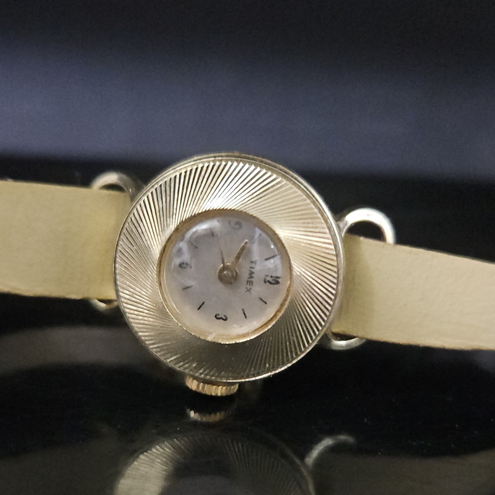 Timex Quartz Analog Round Wristwatch Gold Tone Case White Dial Beige Leather