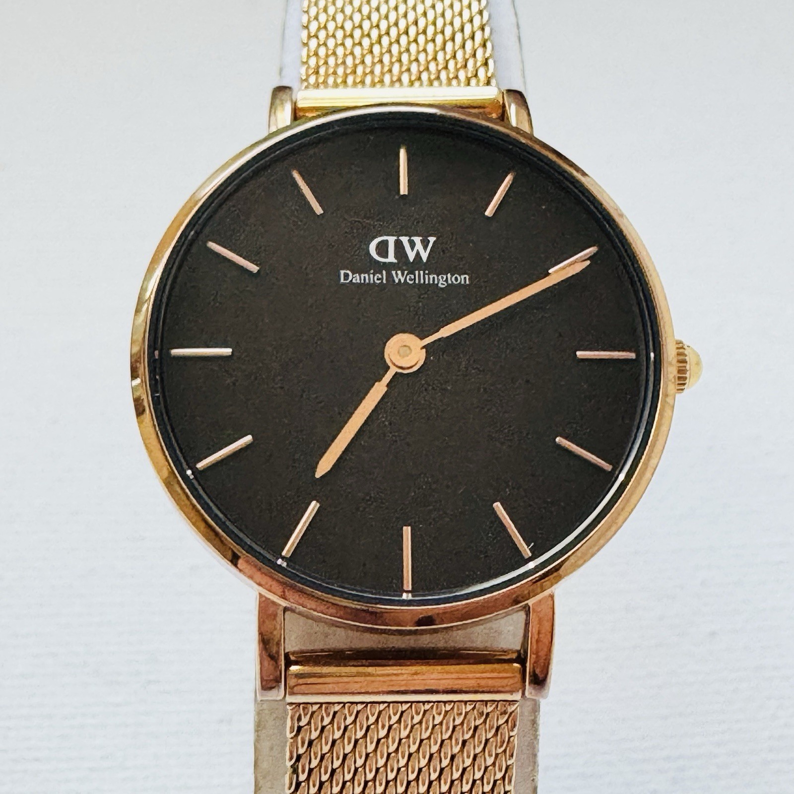 Daniel Wellington Petite Melrose 28mm Women’s Rose Gold Mesh Black Dial B28R01