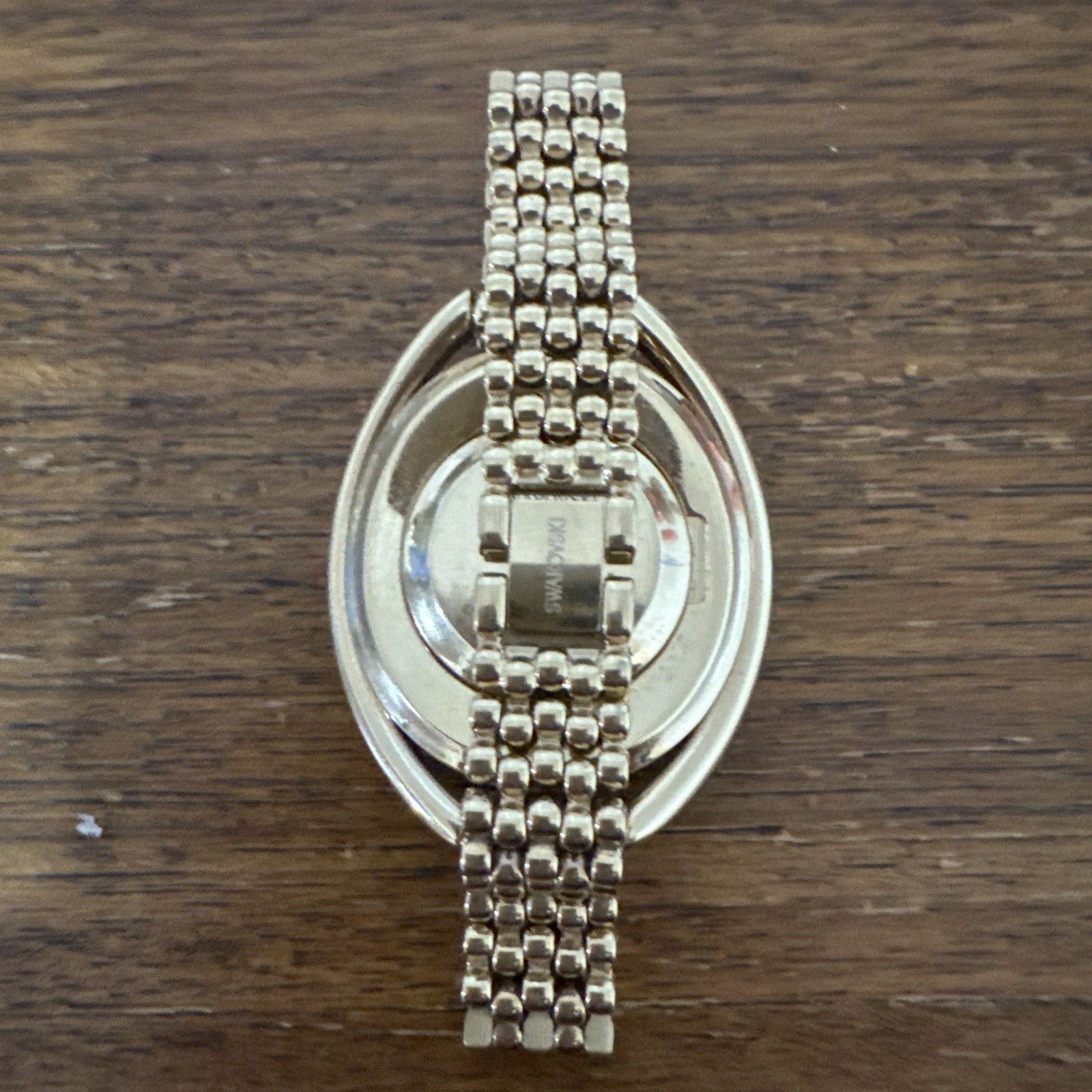 Swarovski Crystal Line Oval Watch Gold Bracelet 5200339 – NEEDS BATTERY REPLACED
