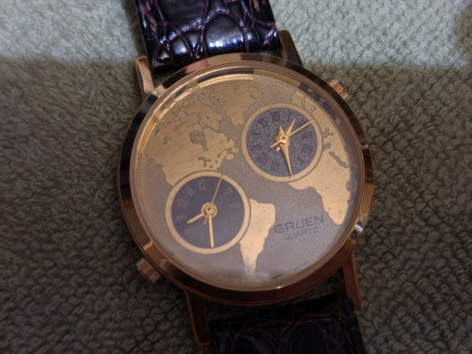 Gruen Quartz World Map Dial Dual Time Gold Tone 36-39mm Brown Leather w/Box