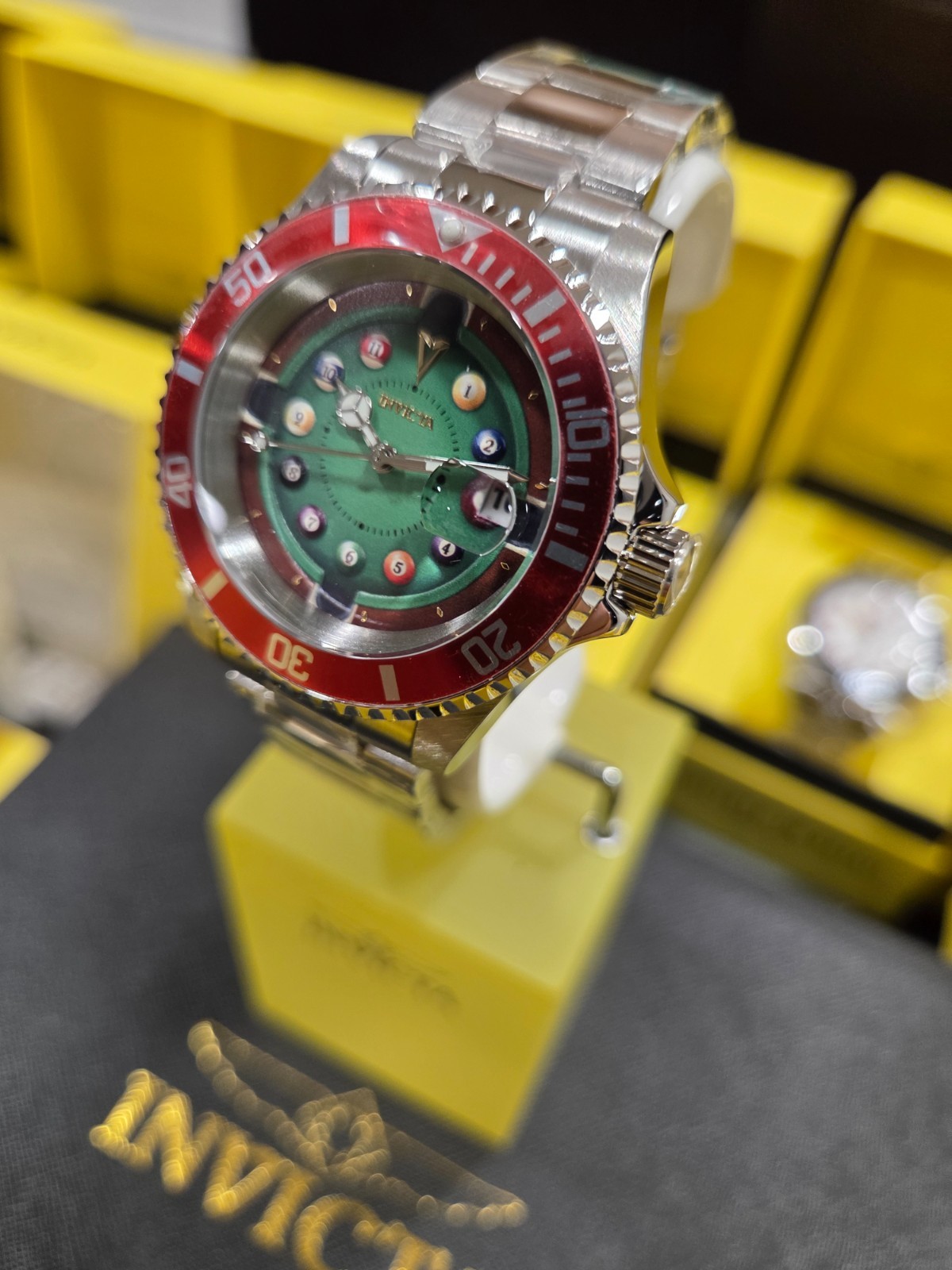 50523 – Invicta Pro Diver House of Cards Men’s Watch – 40mm, Steel