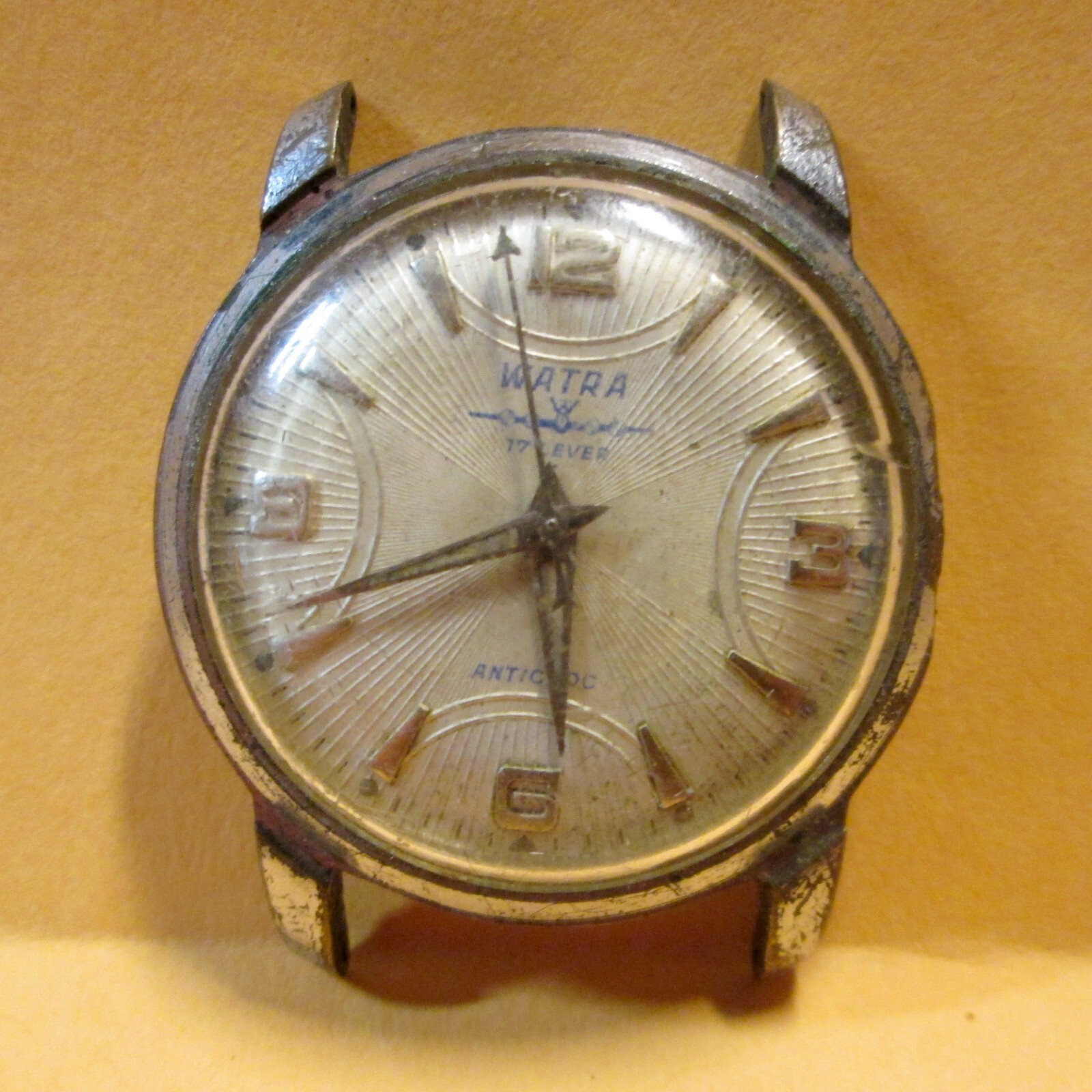 WATRA Antichoc 17 Lever Man’s WATCH, 17 Jewel, Runs, AIRPLANE ON DIAL