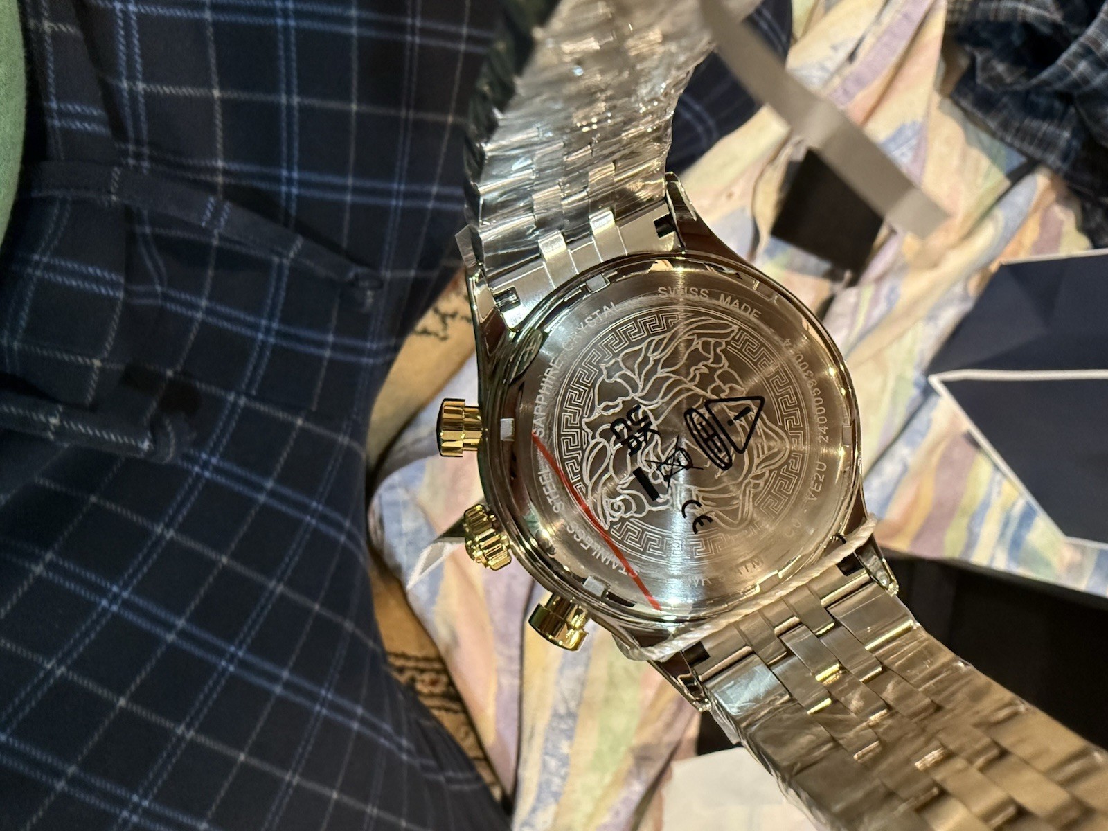 Versace VE2U00422 Hellenyium Chrono white silver gold Steel Men’s Watch NEW