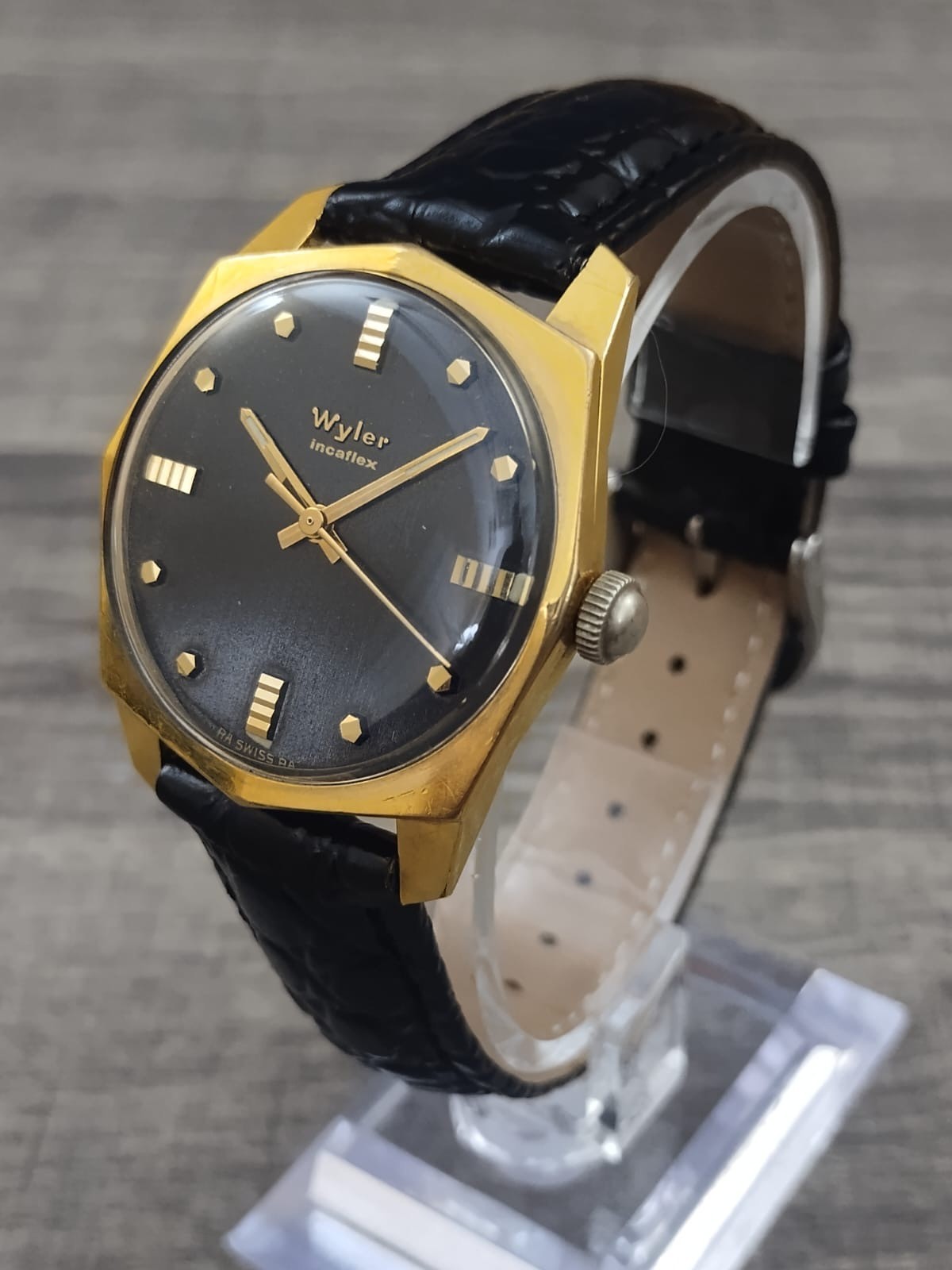 WYLER Incaflex -rare OCTAGON faceted Case- RARE Black GLOSS Dial – ETA 2354